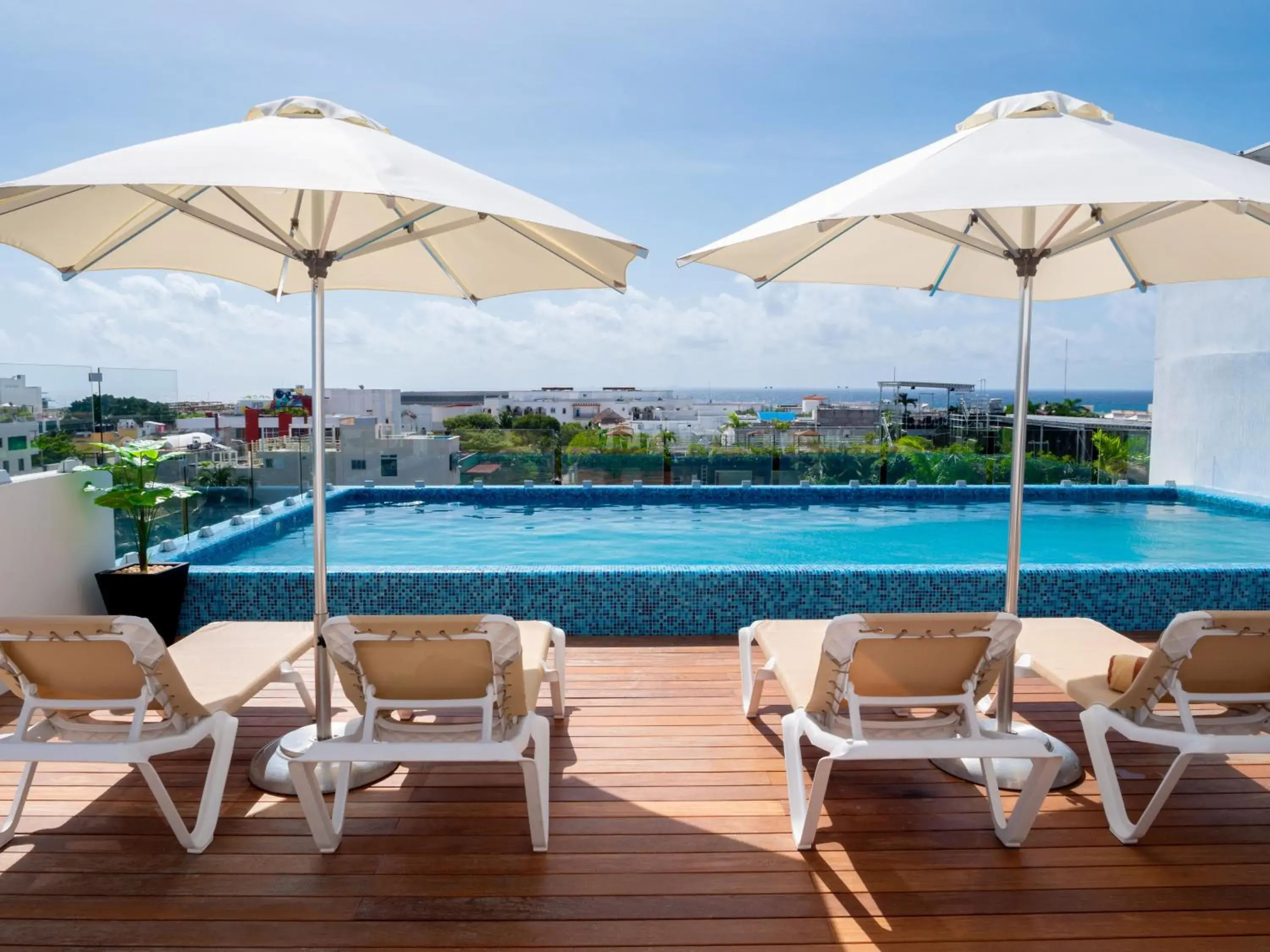 Property building in Tú Paraiso Privado- Lahun Suites Playa del carmen Property building in Tú Paraiso Privado- Lahun Suites Playa del carmen