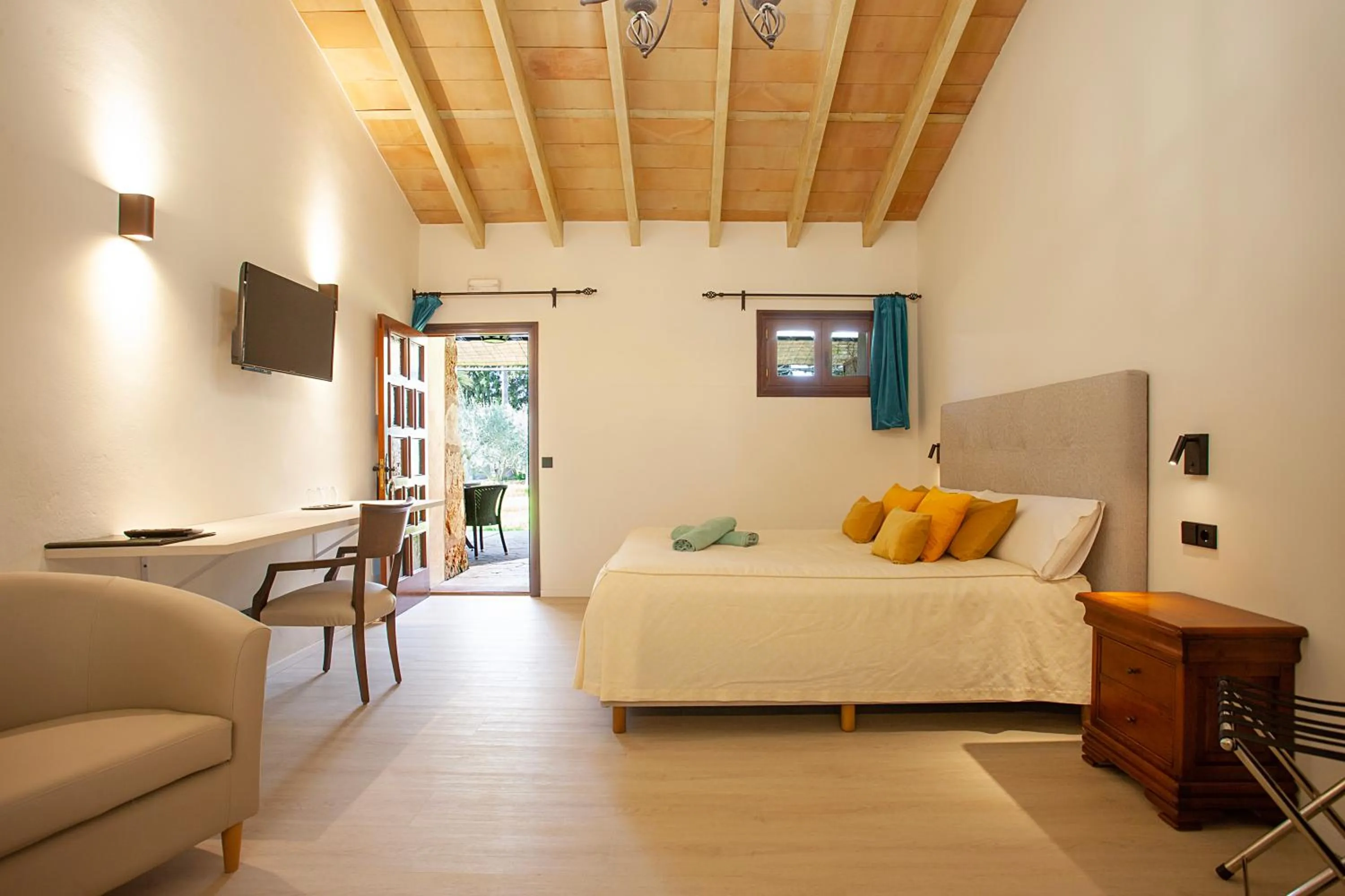 Bed in S'Hort de Son Caulelles - Adults Only