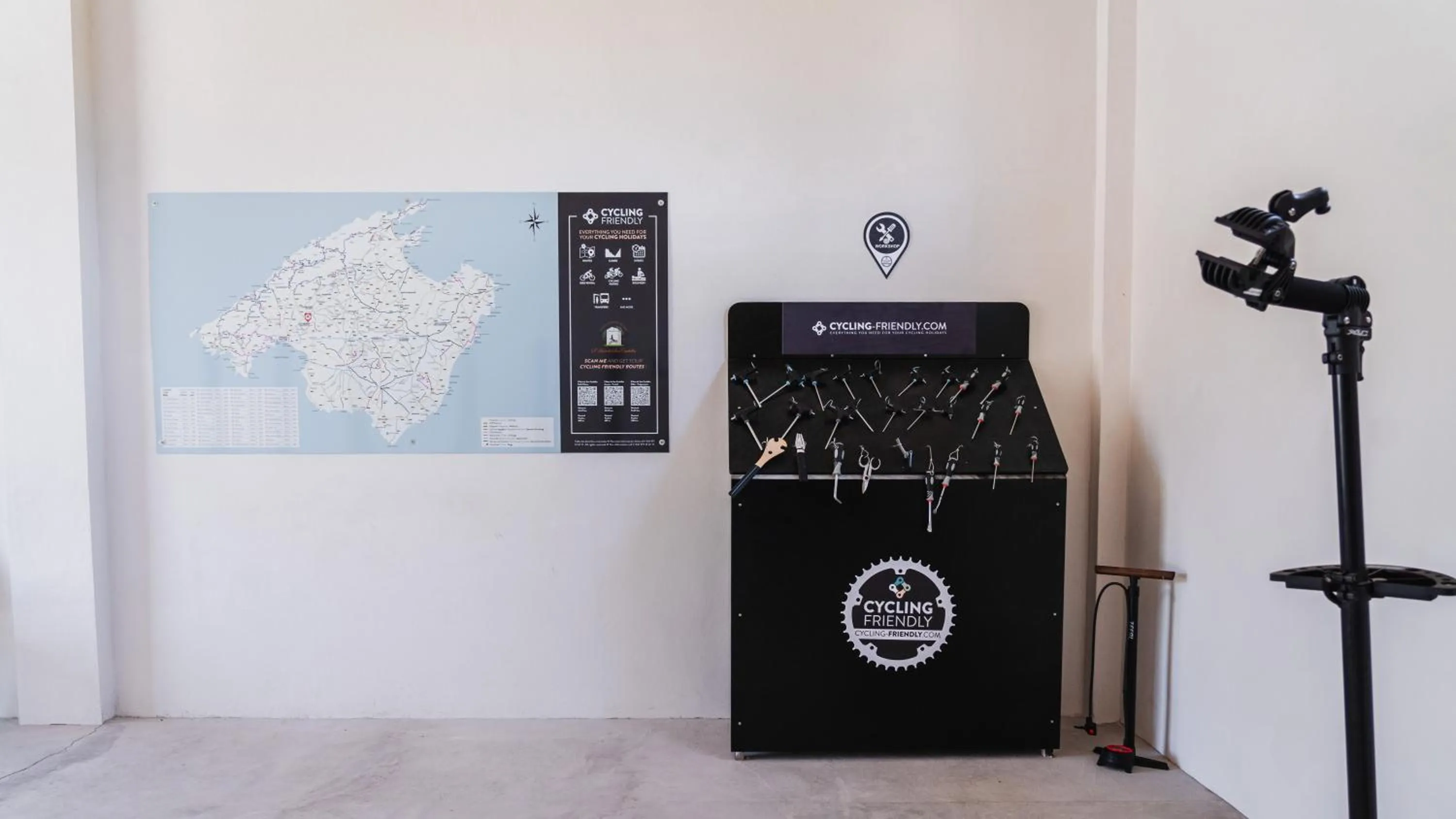 Cycling in S'Hort de Son Caulelles - Adults Only