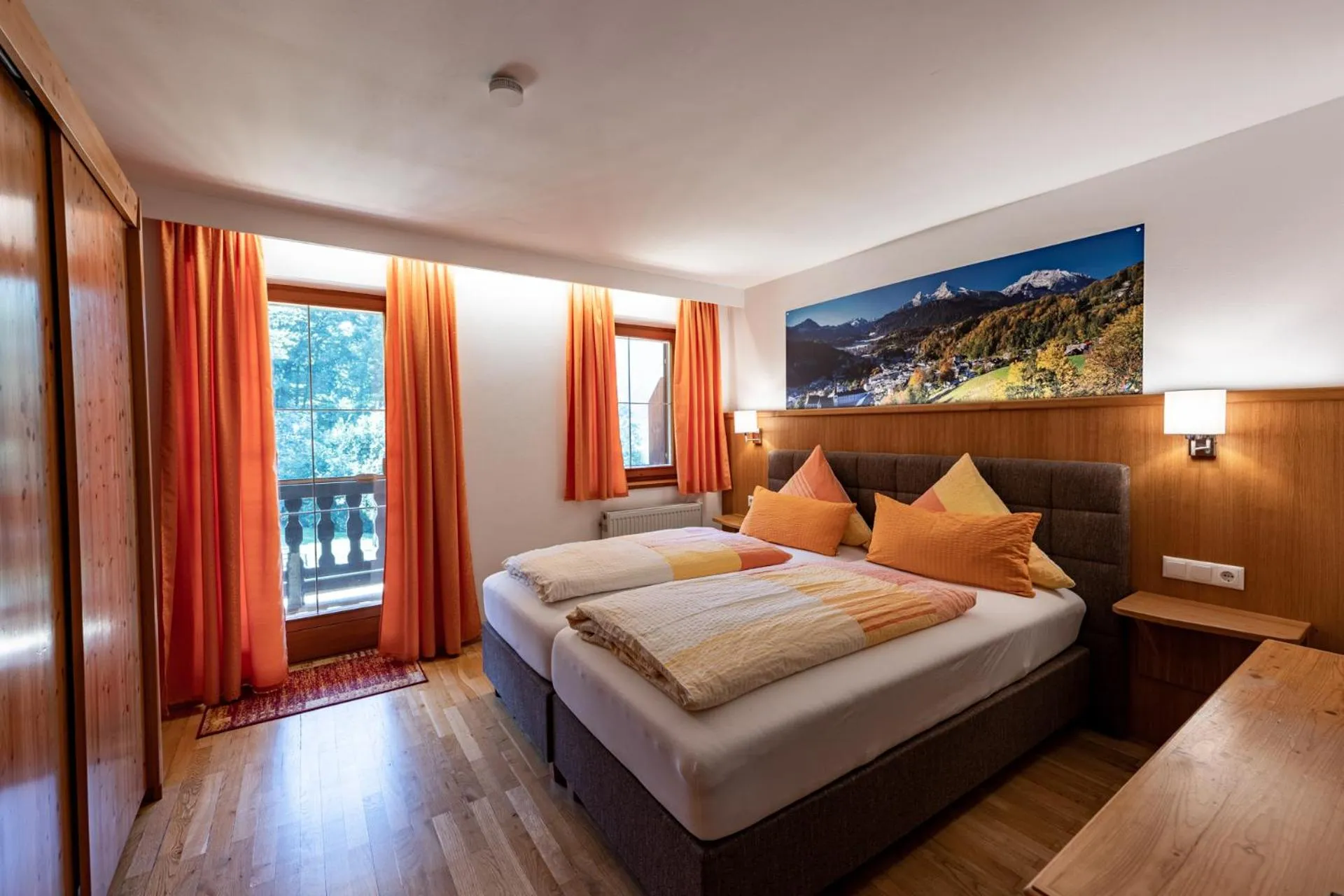 Bed in Hotel & Chalets Lampllehen