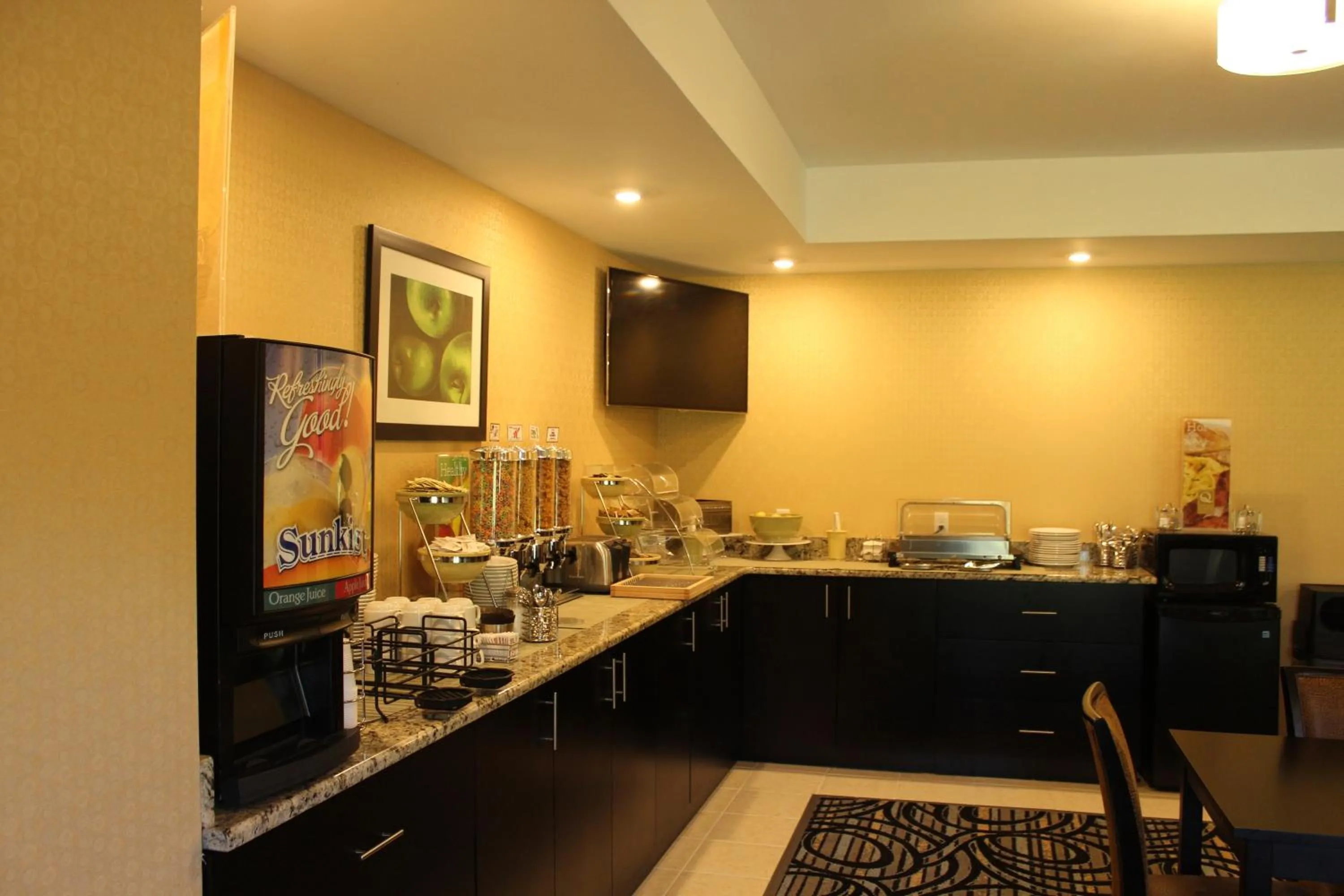 Continental breakfast in Quality Inn Southampton