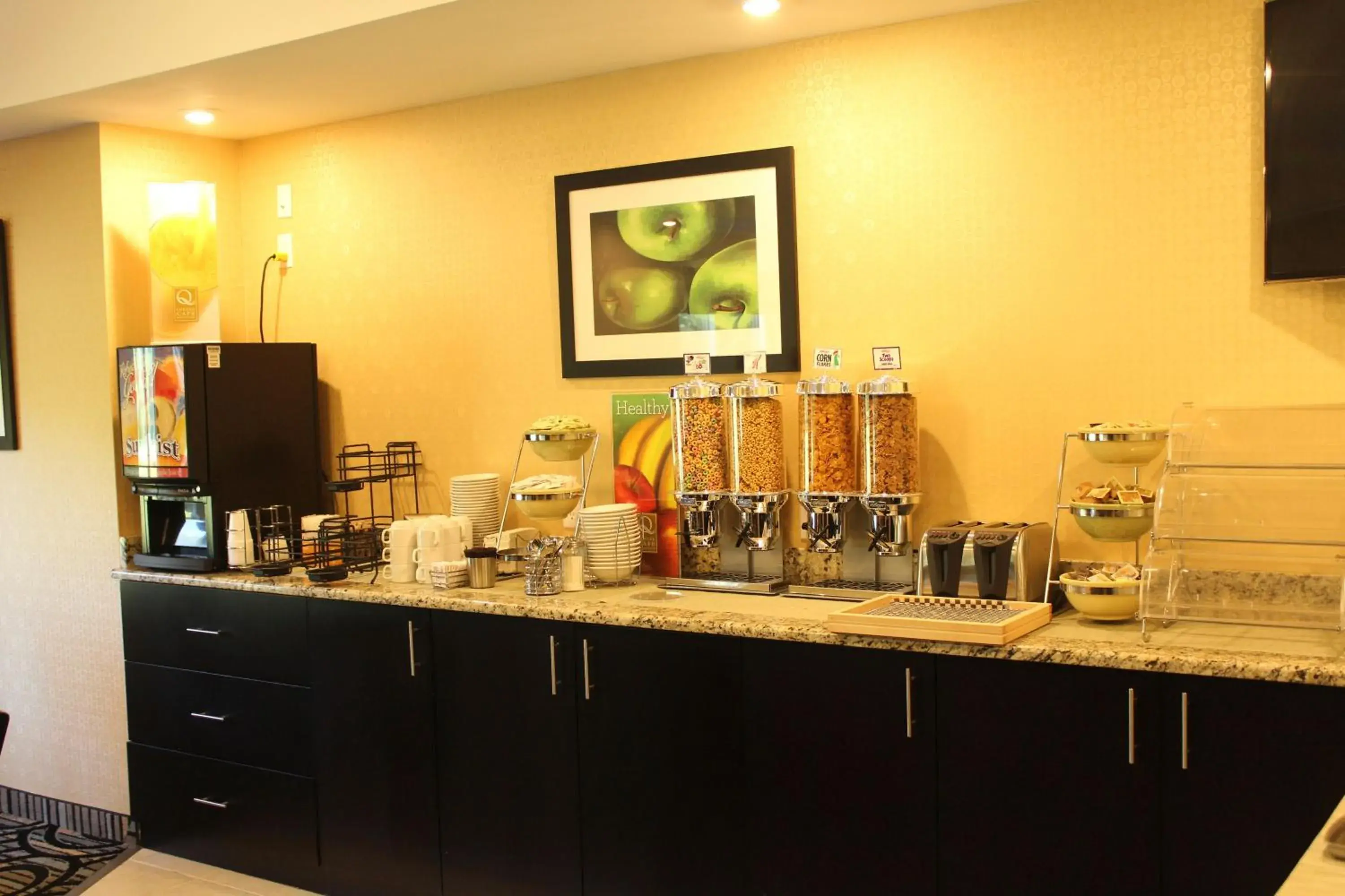 Restaurant/places to eat in Quality Inn Southampton Restaurant/places to eat in Quality Inn Southampton