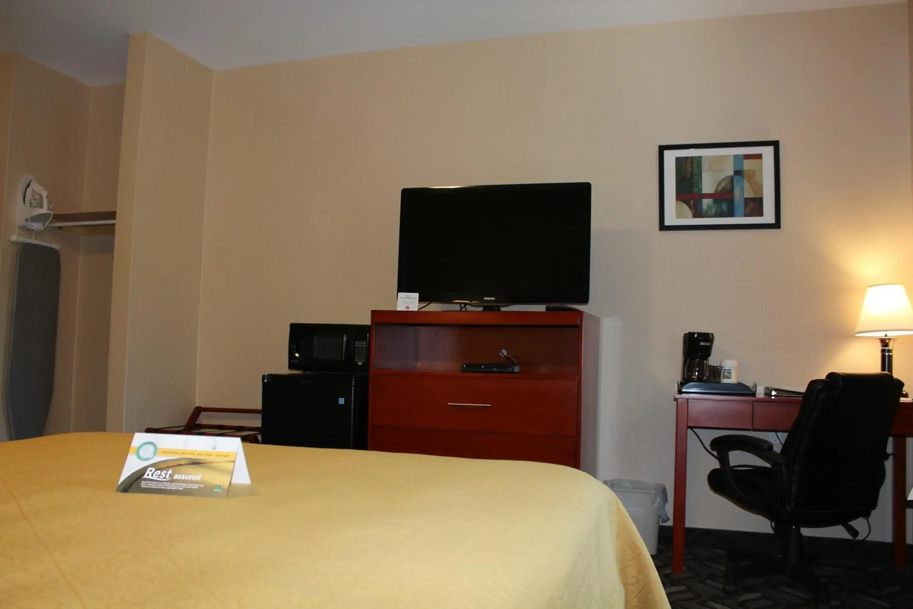 Bedroom, Bed in Quality Inn Southampton Bedroom, Bed in Quality Inn Southampton