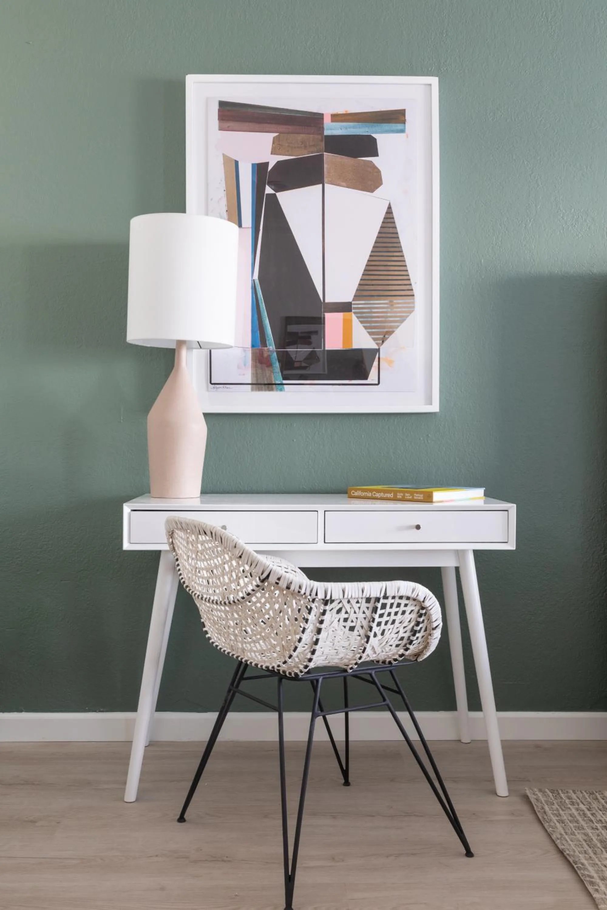Dining area in Signature Inn Oakland