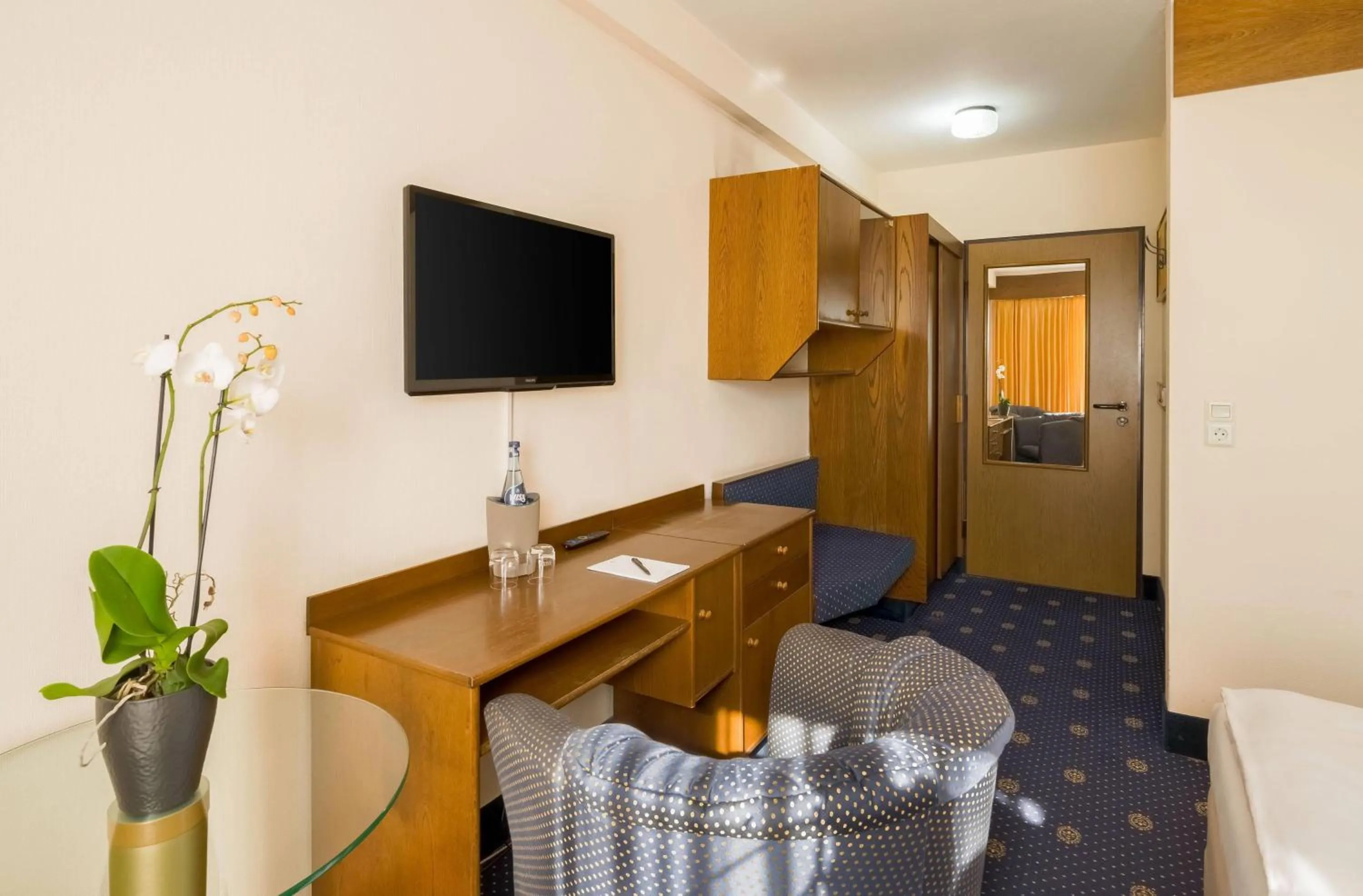 Photo of the whole room in Aspire Oldenburg, Trademark Collection by Wyndham