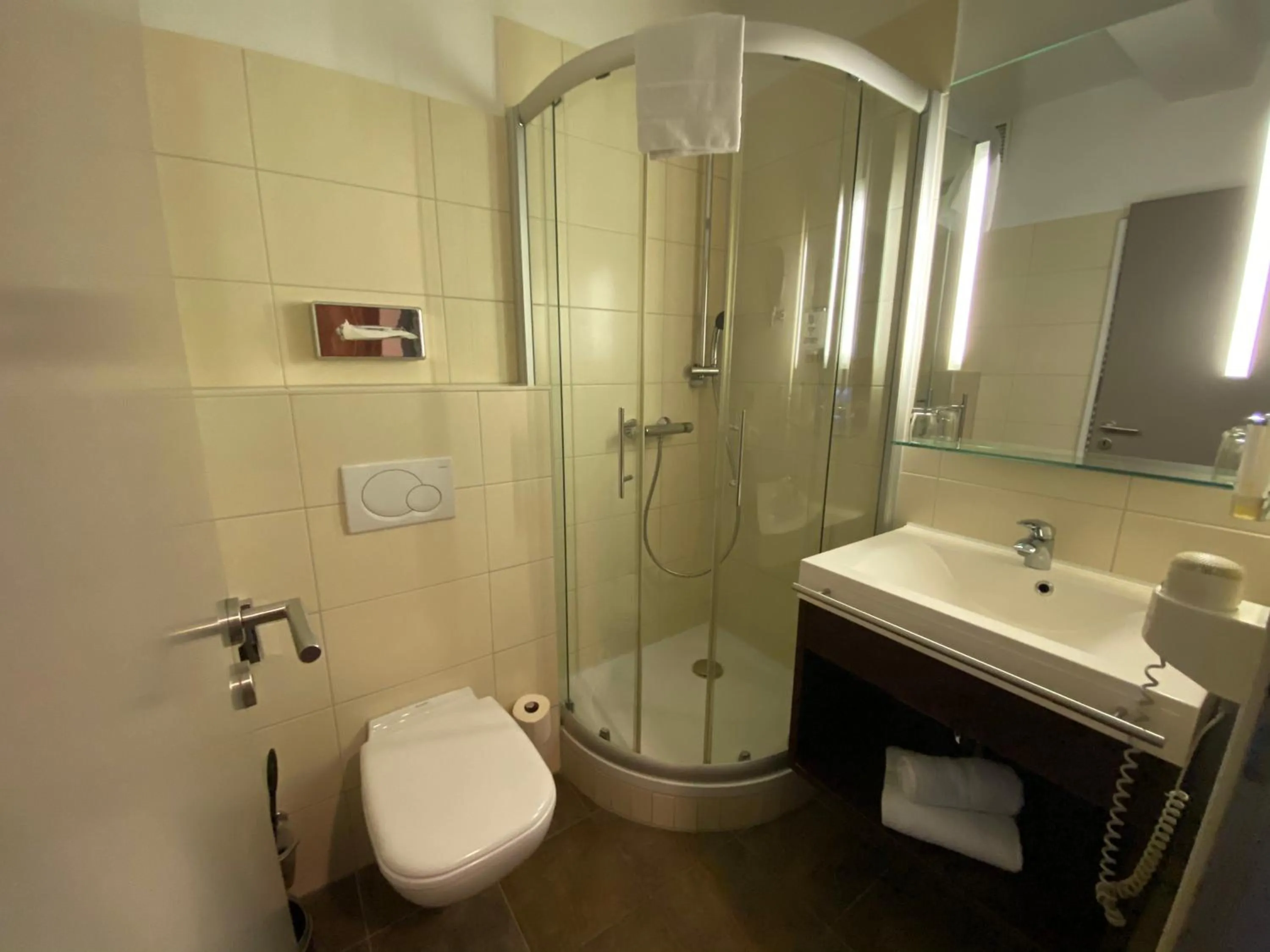 Bathroom in Hotel Am Schloss Ahrensburg