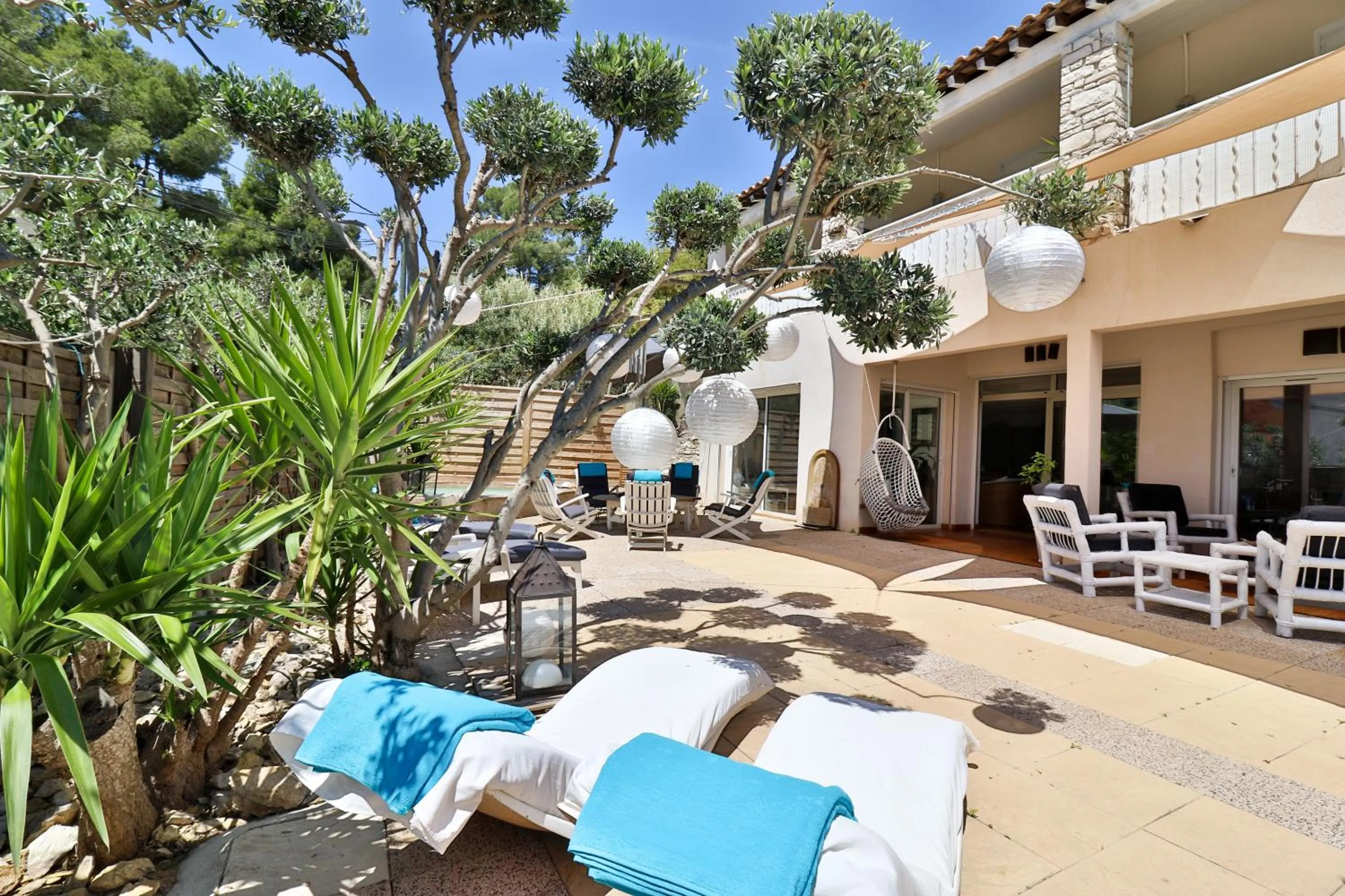Balcony/Terrace in Les Chambres d'Hôtes du Grand Mornas