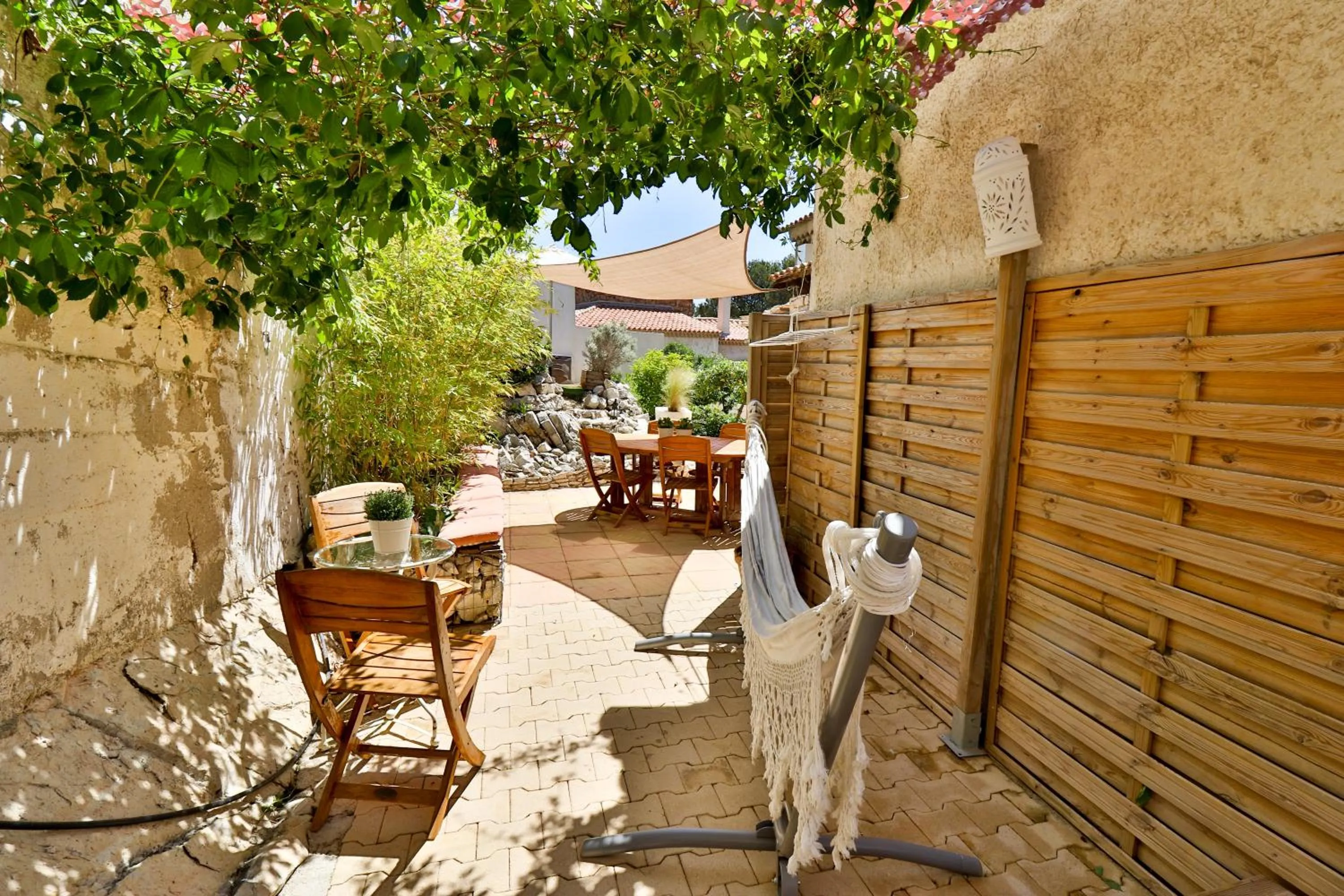 Balcony/Terrace in Les Chambres d'Hôtes du Grand Mornas