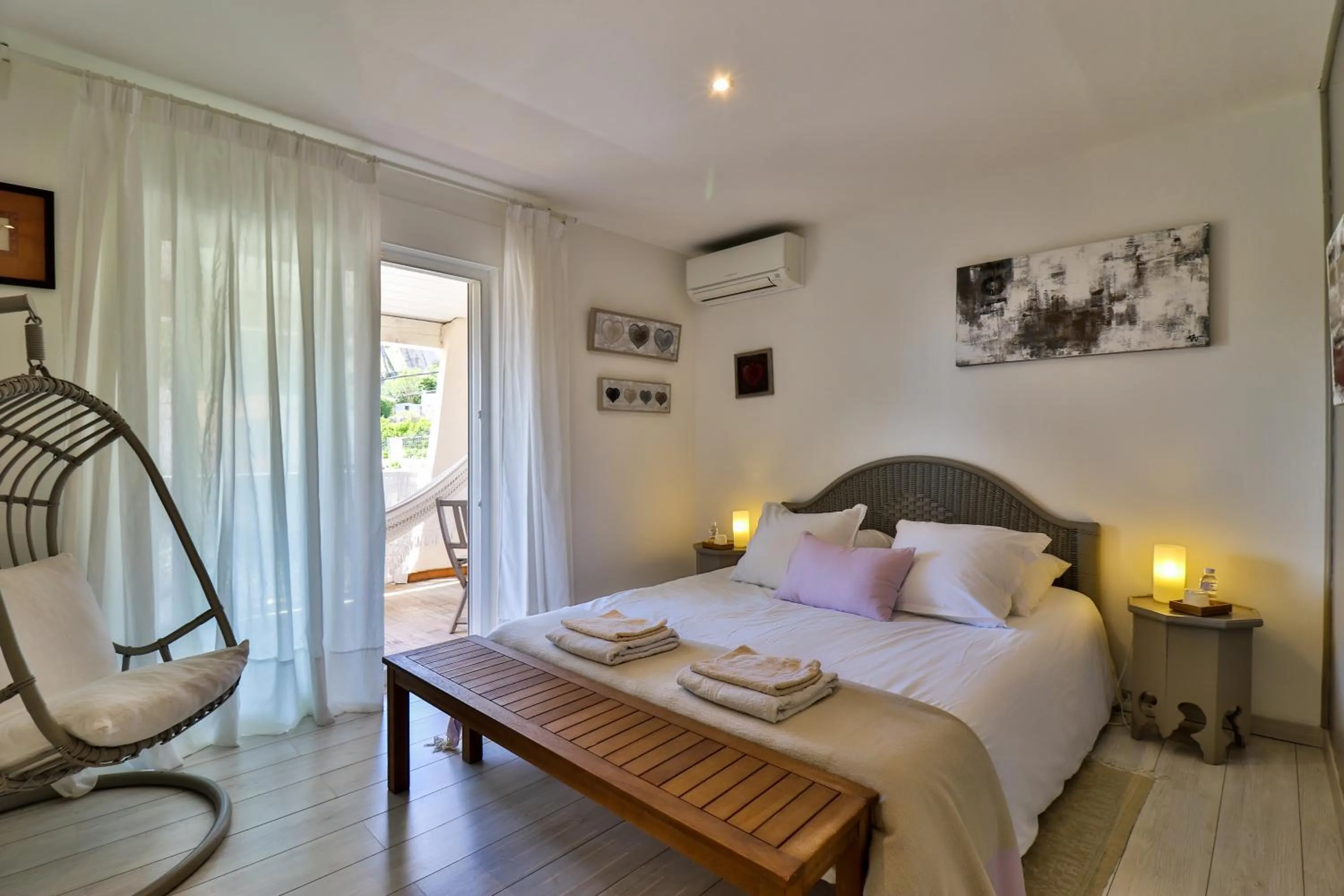 Photo of the whole room, Bed in Les Chambres d'Hôtes du Grand Mornas