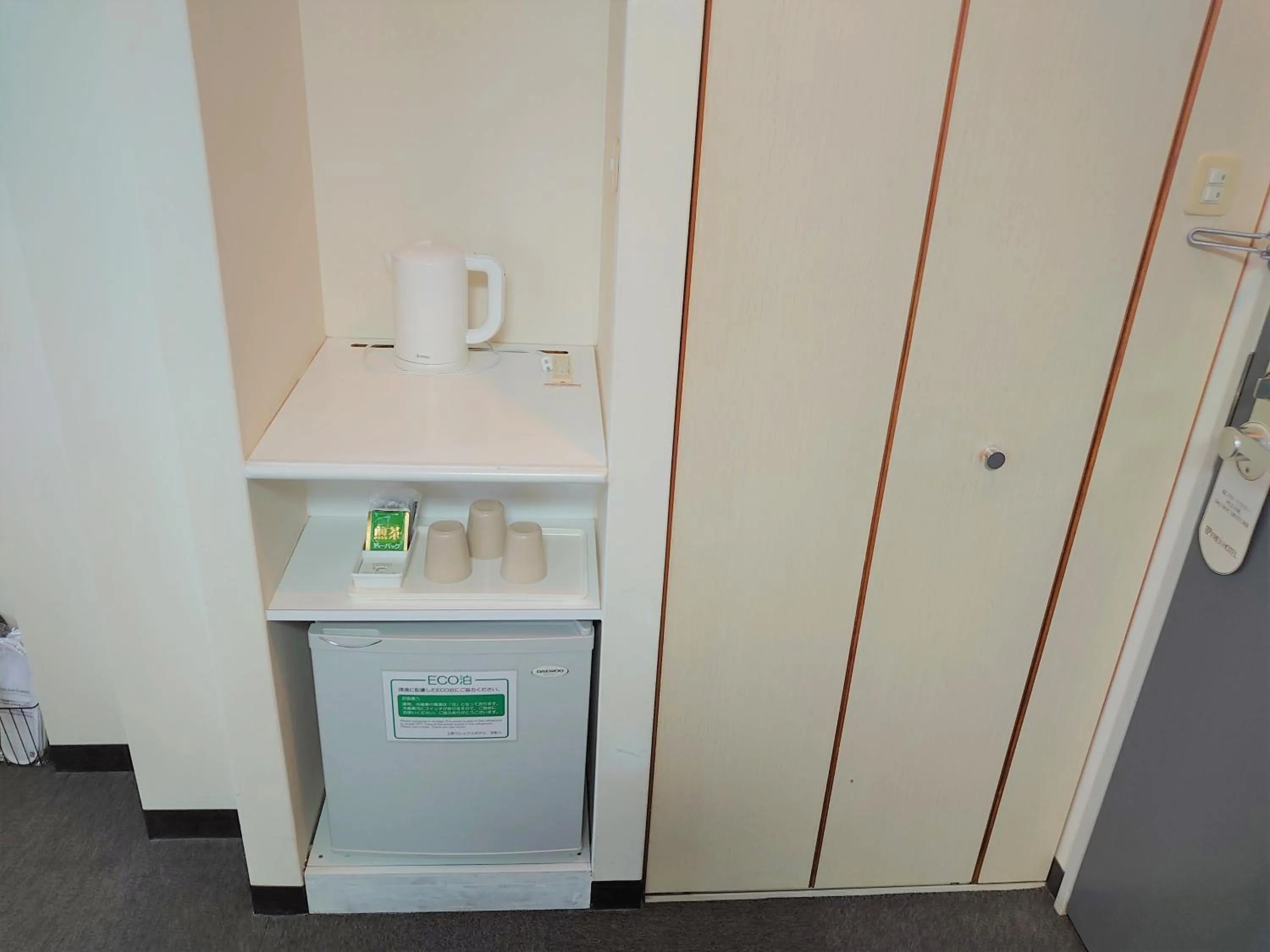 Coffee/tea facilities in Ueno Frex Hotel