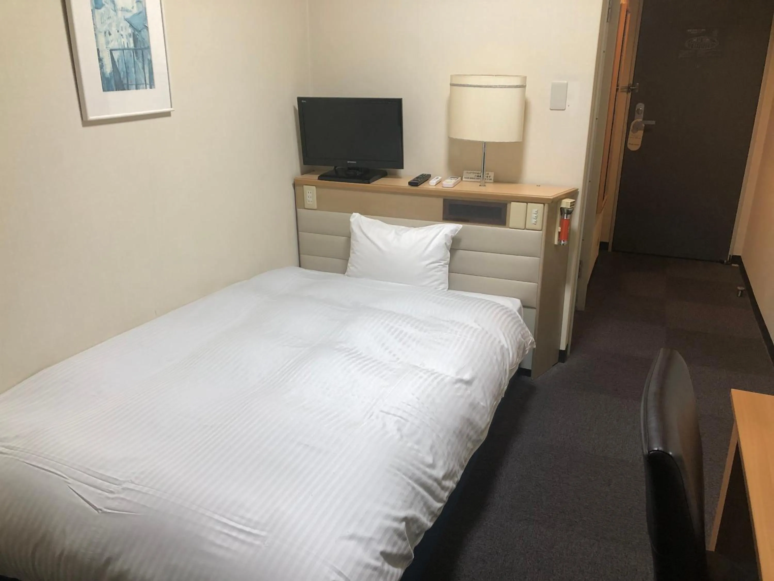 Photo of the whole room, Bed in Ueno Frex Hotel