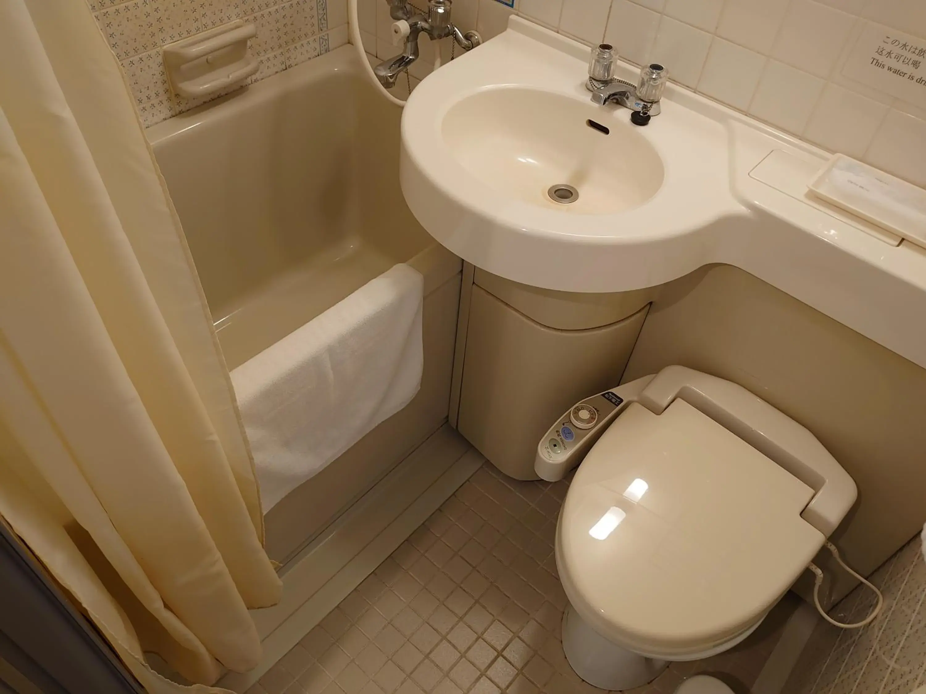 Economy Twin Room - Non-Smoking in Ueno Frex Hotel Economy Twin Room - Non-Smoking in Ueno Frex Hotel