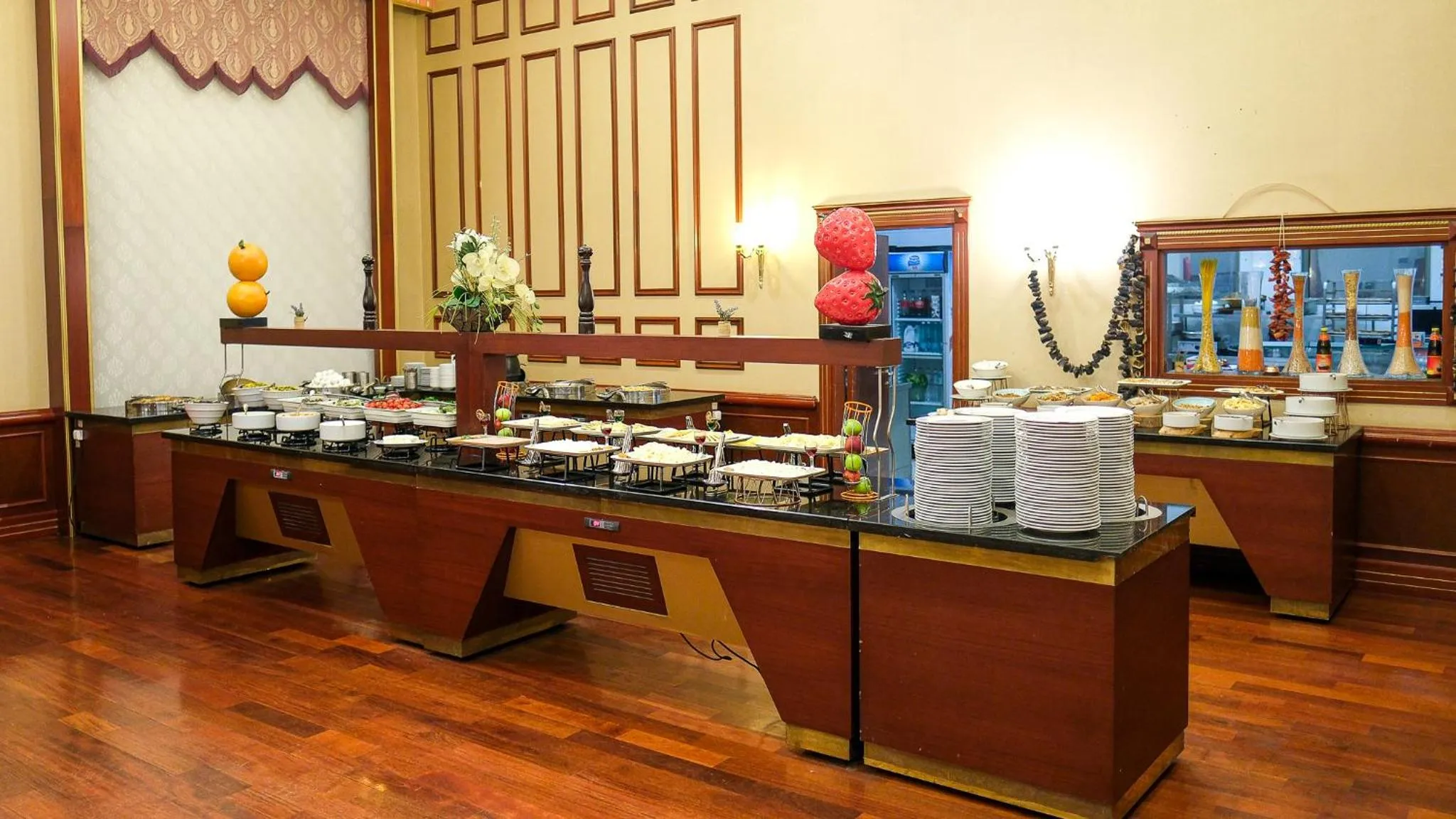 Buffet breakfast in Meyra Palace
