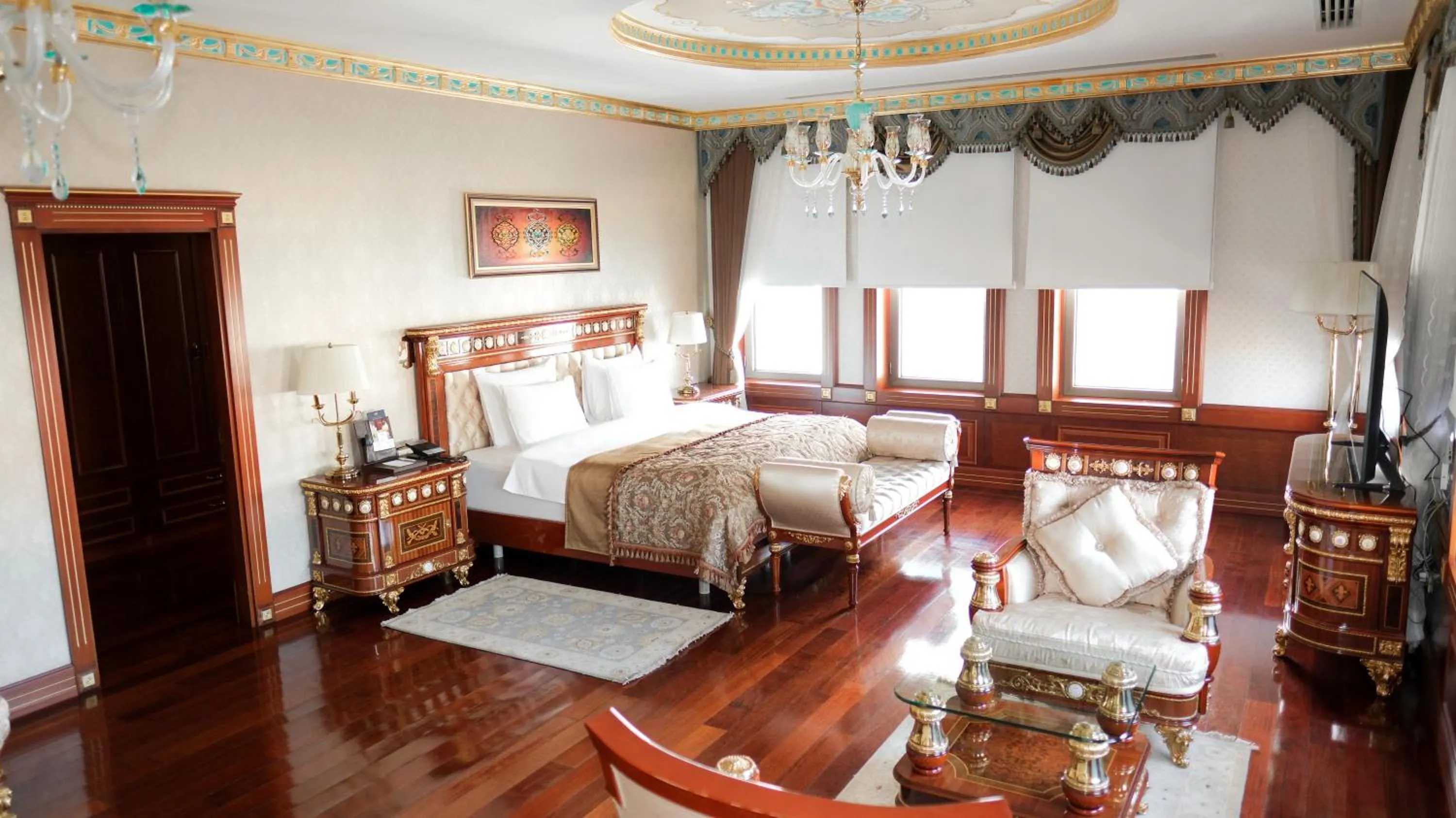 Bedroom, Bed in Meyra Palace