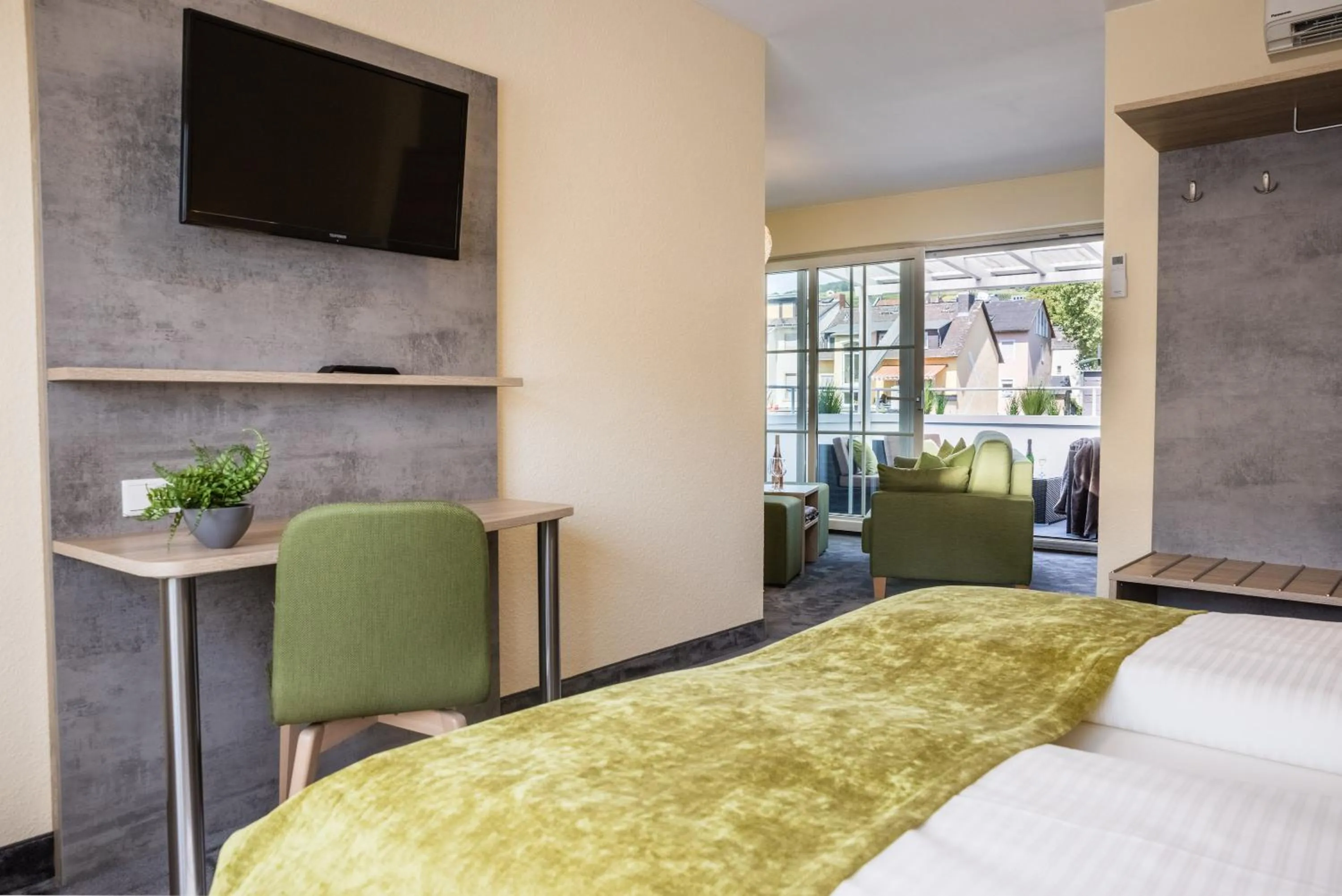 Staff, Bed in Rheinhotel Rüdesheim - Wellness