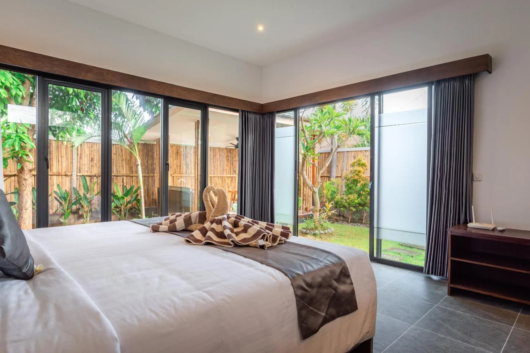 Bedroom, Bed in The Manik Kalisada