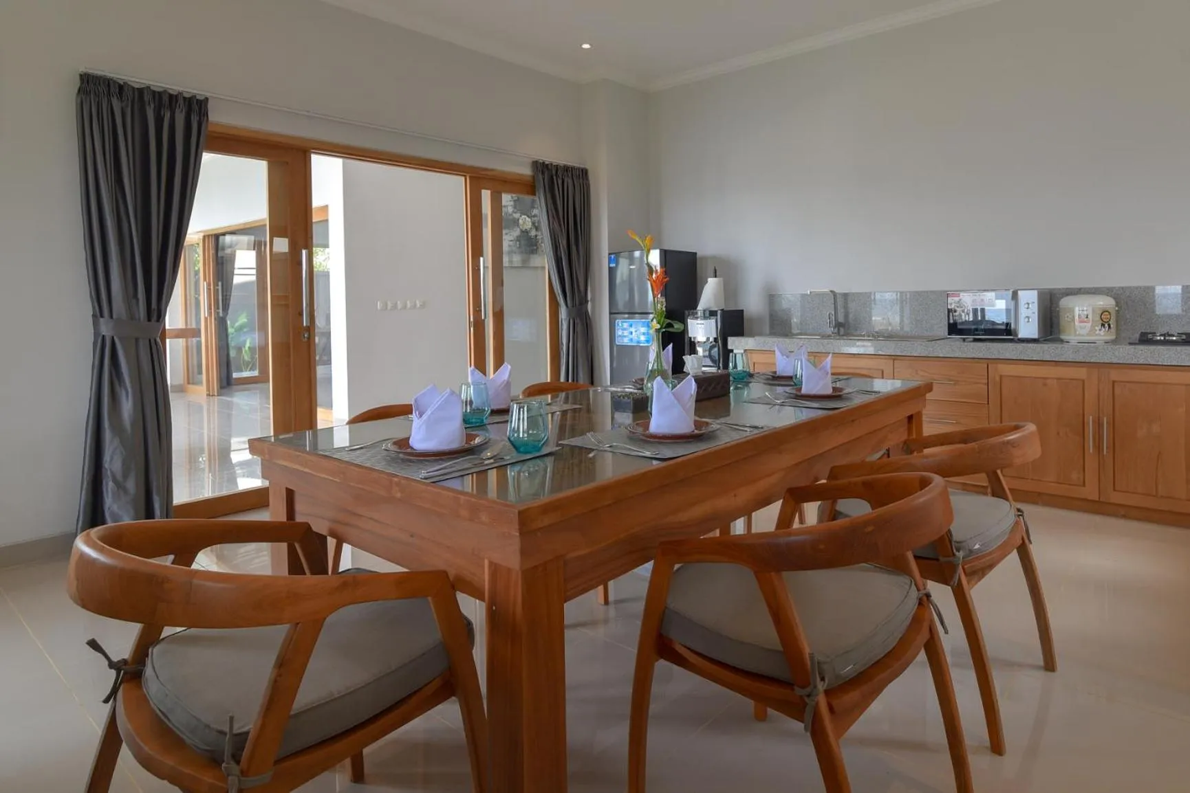 Dining area in The Manik Kalisada