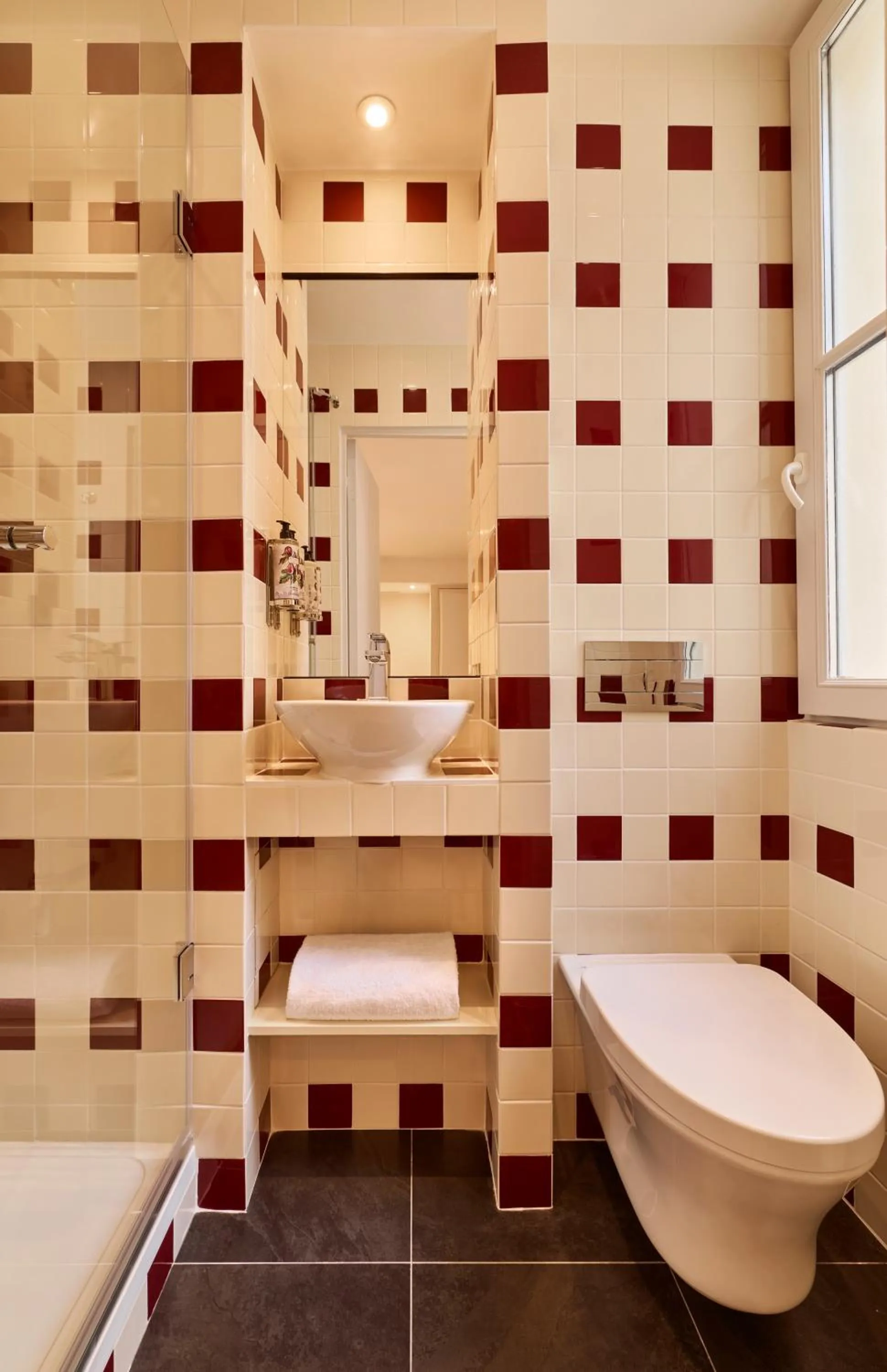 Bathroom in Hotel Maison Monceau