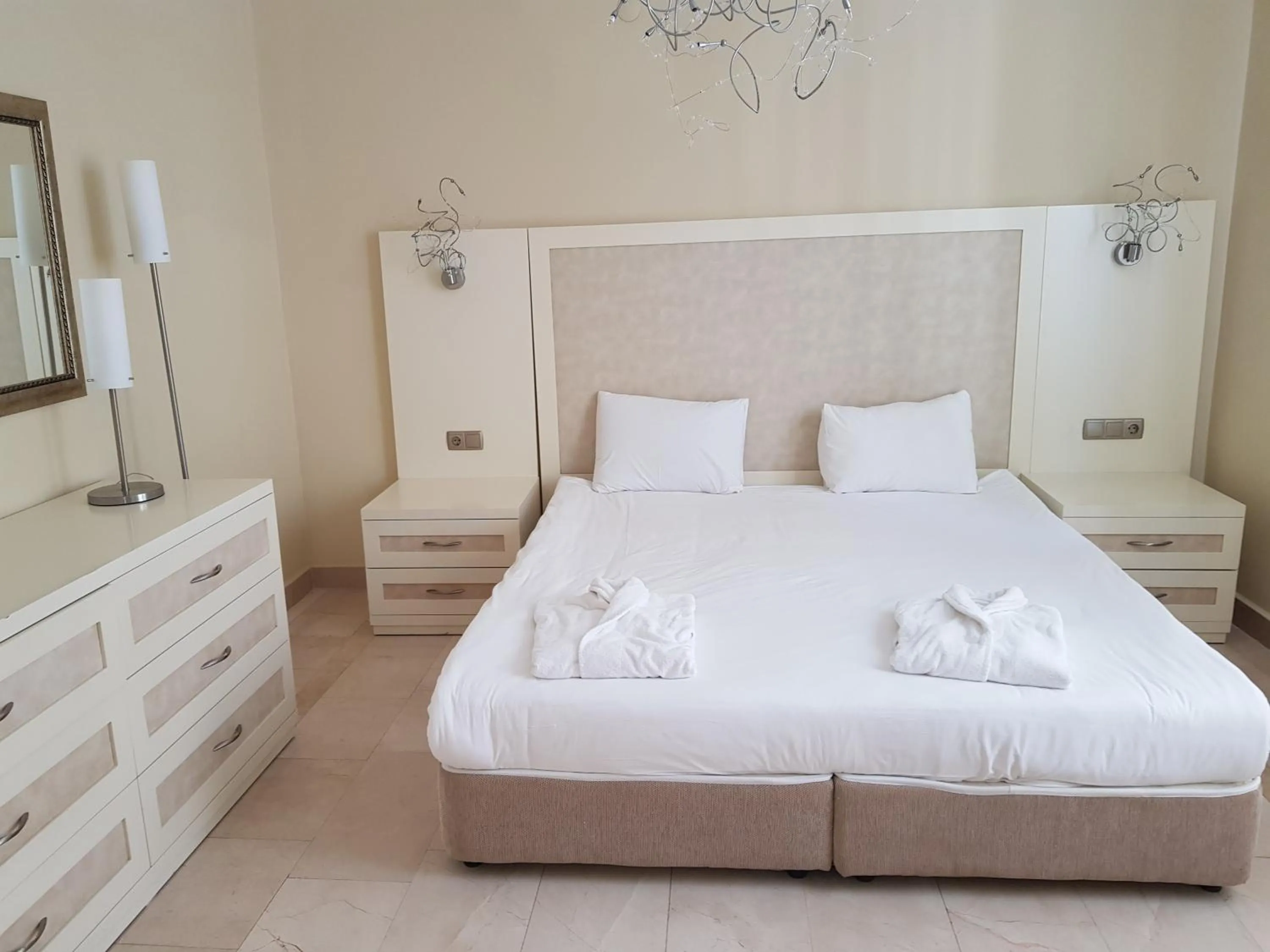 Bedroom, Bed in Alanya Goldcity 2 bedroom villa