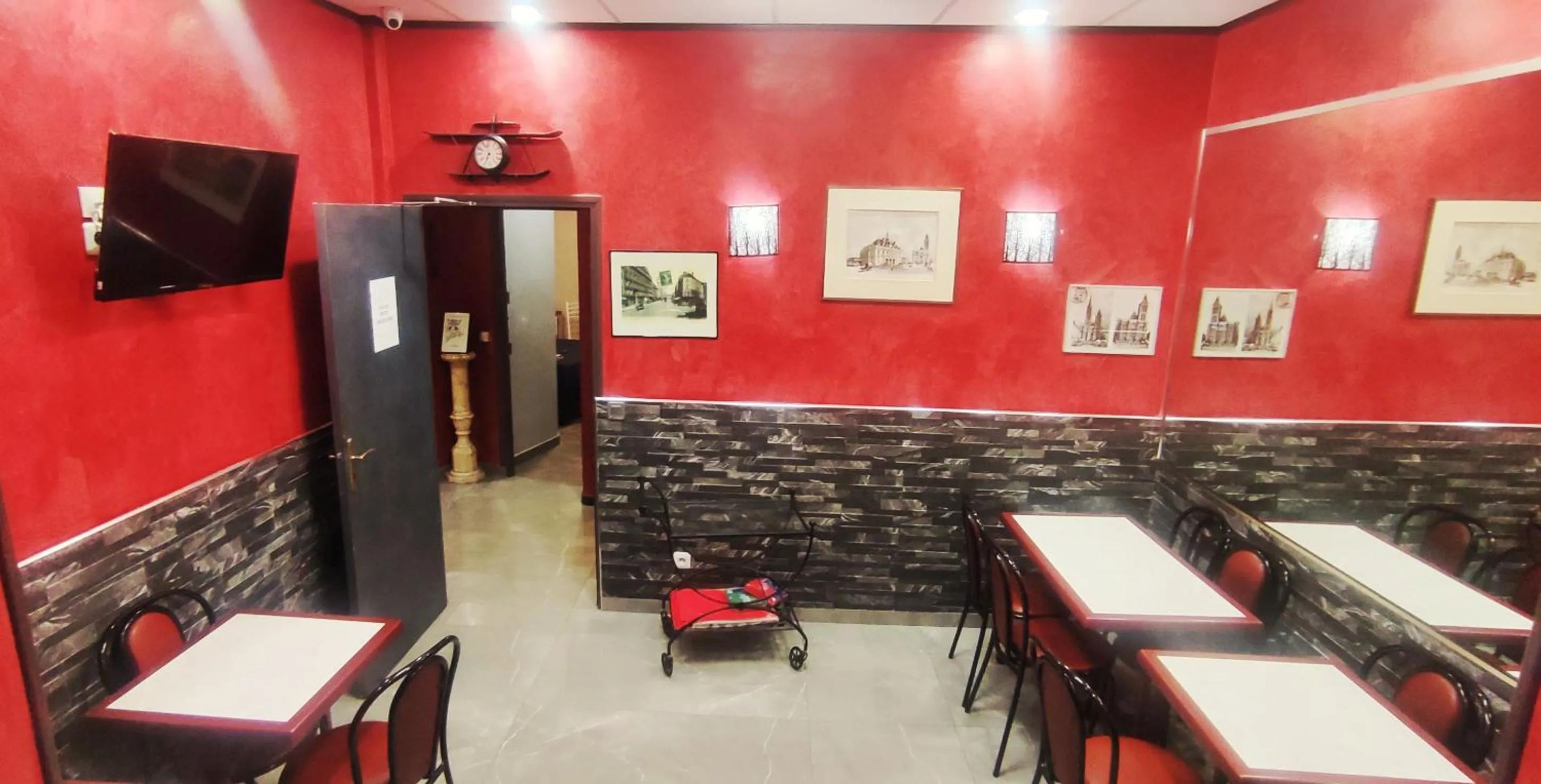 Breakfast in Hôtel Moderne