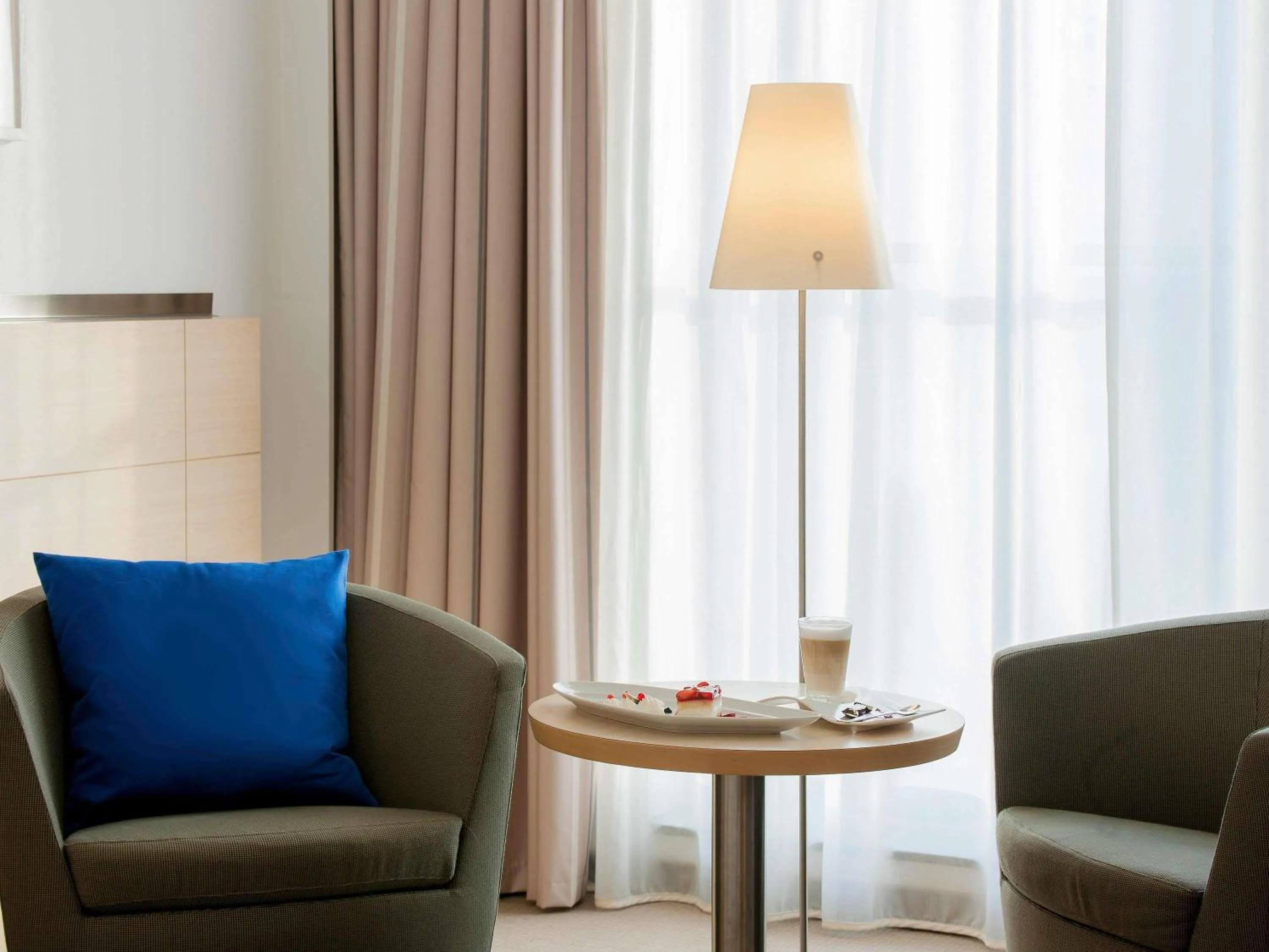 Bedroom in Novotel Berlin Mitte