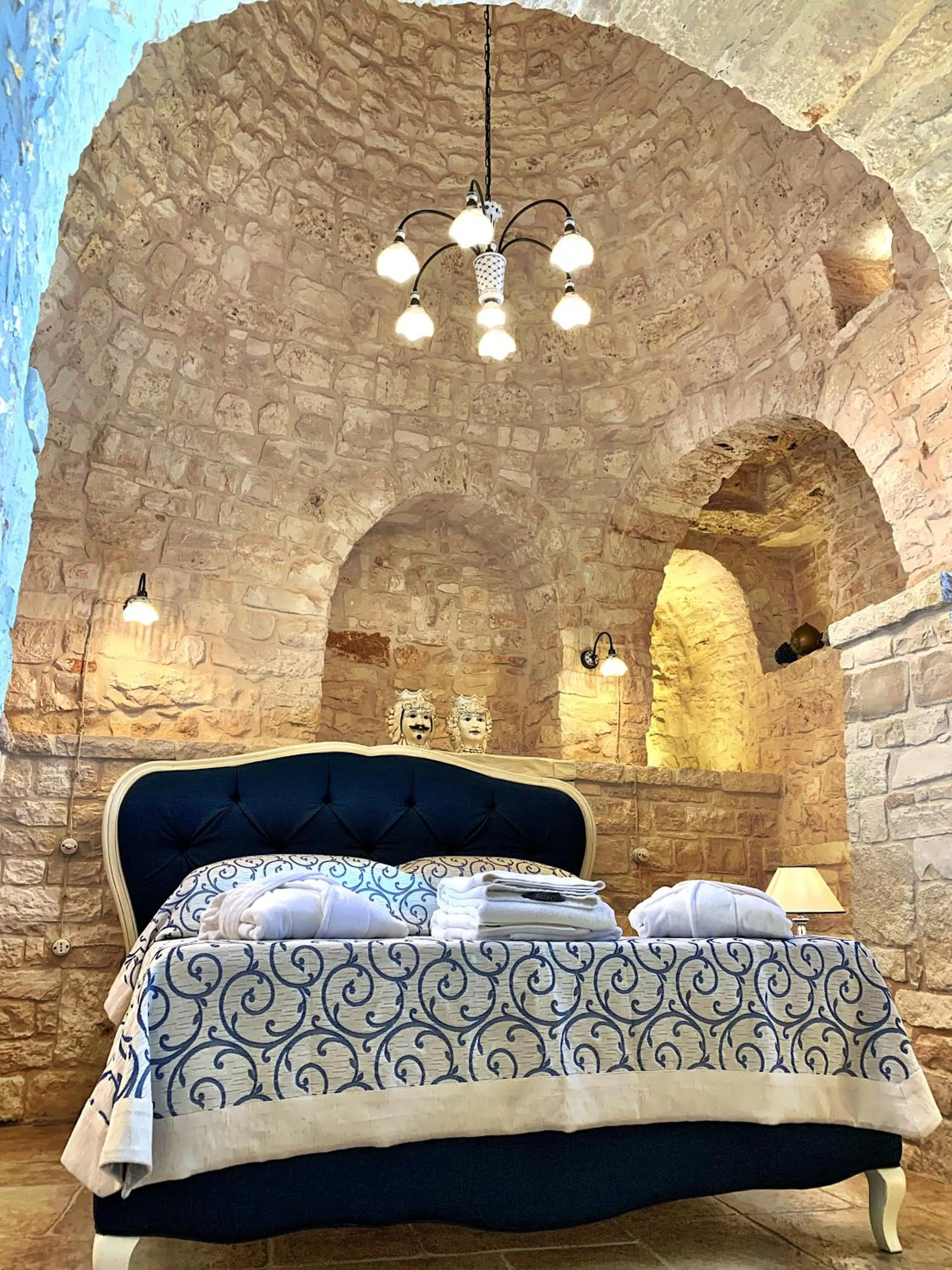 Photo of the whole room, Bed in Trulli e Puglia Luxury Suite