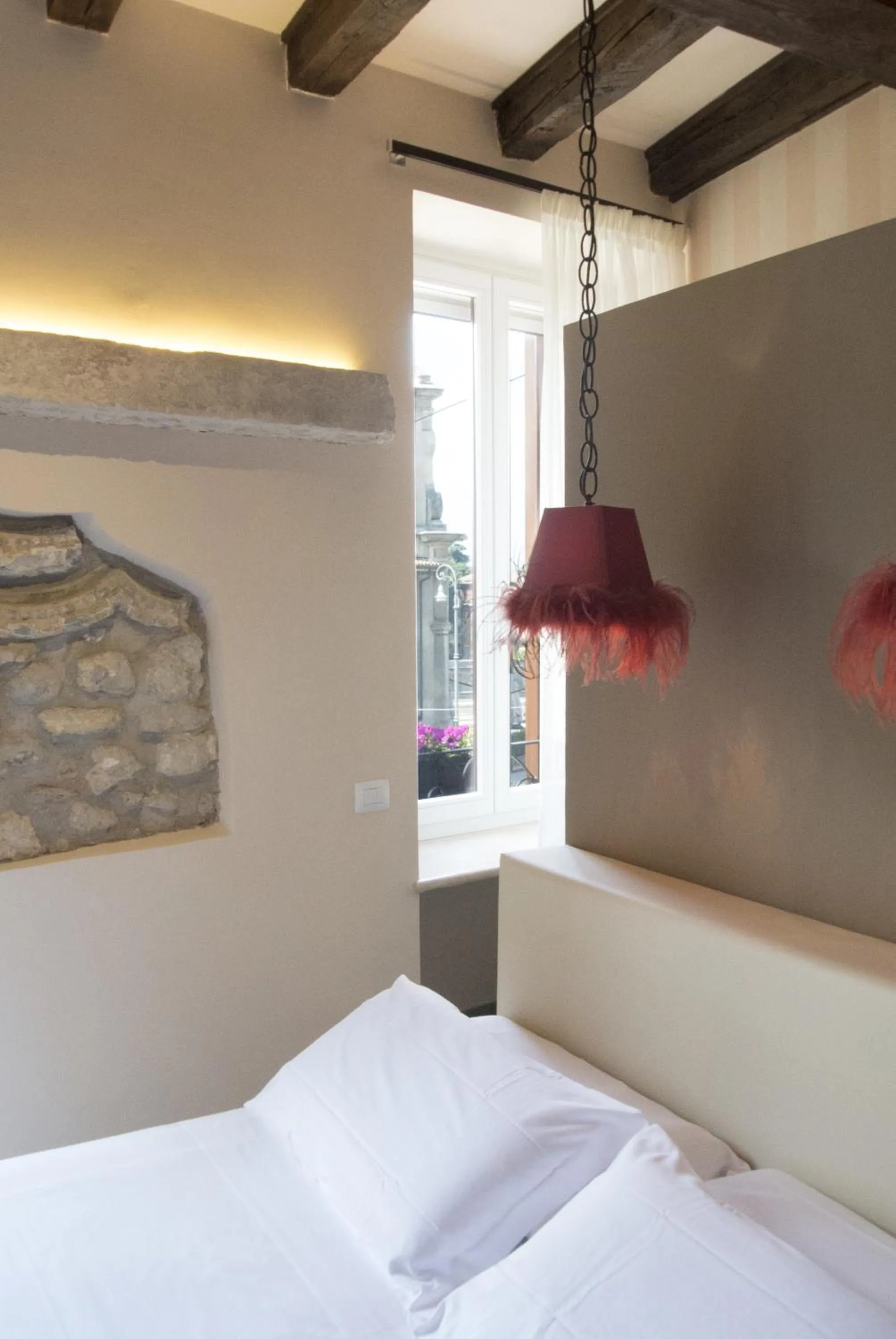 Decorative detail, Bed in B&B Verona Centro