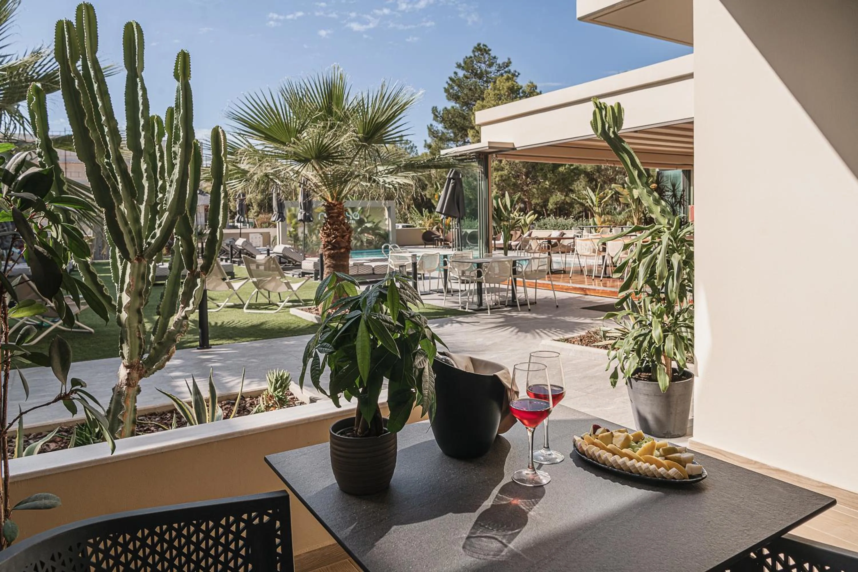 Patio in Mossa Well Being Hotel - Heated pool and Wellness Spa