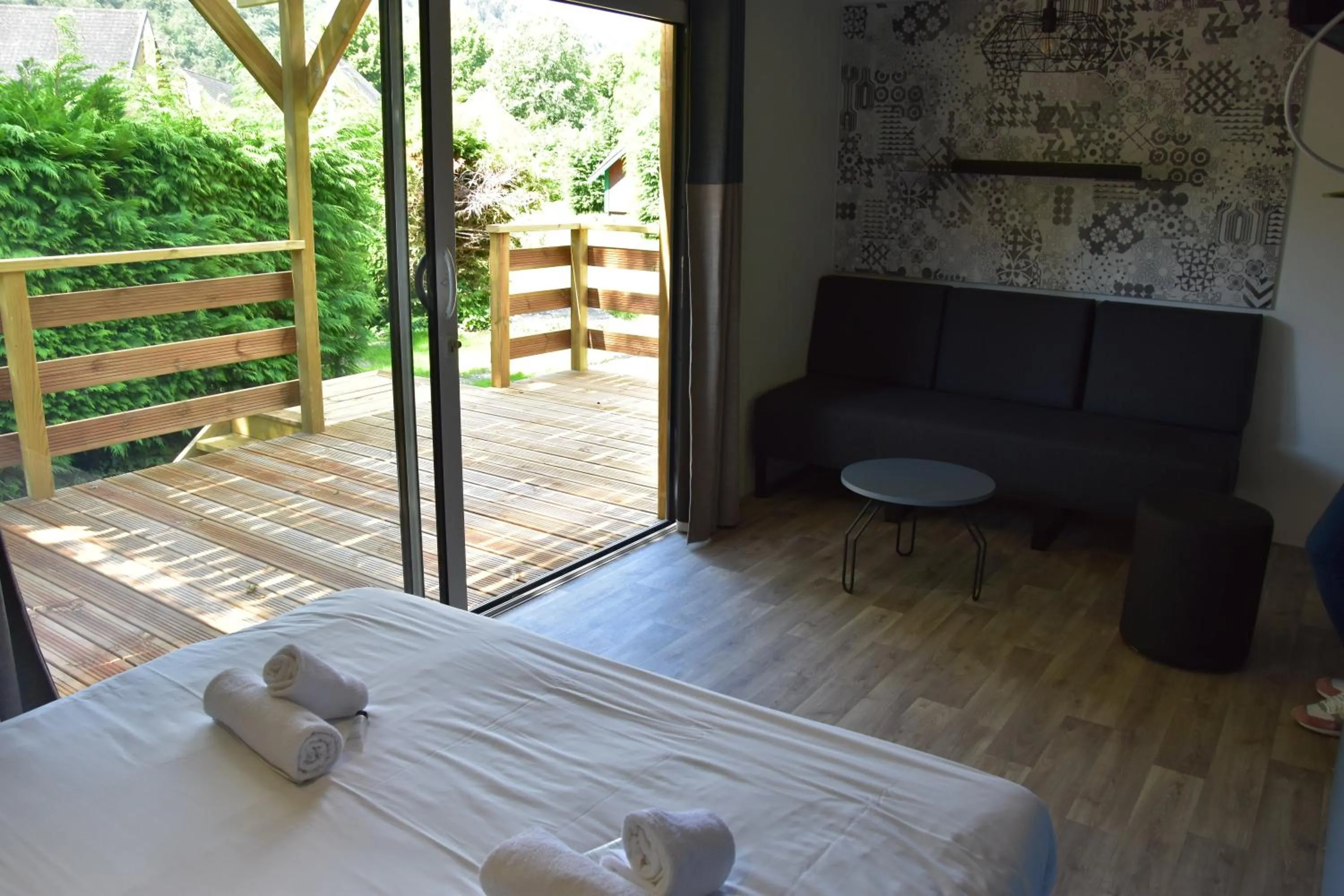Bed in Hôtel Lodge du Lac Chambon