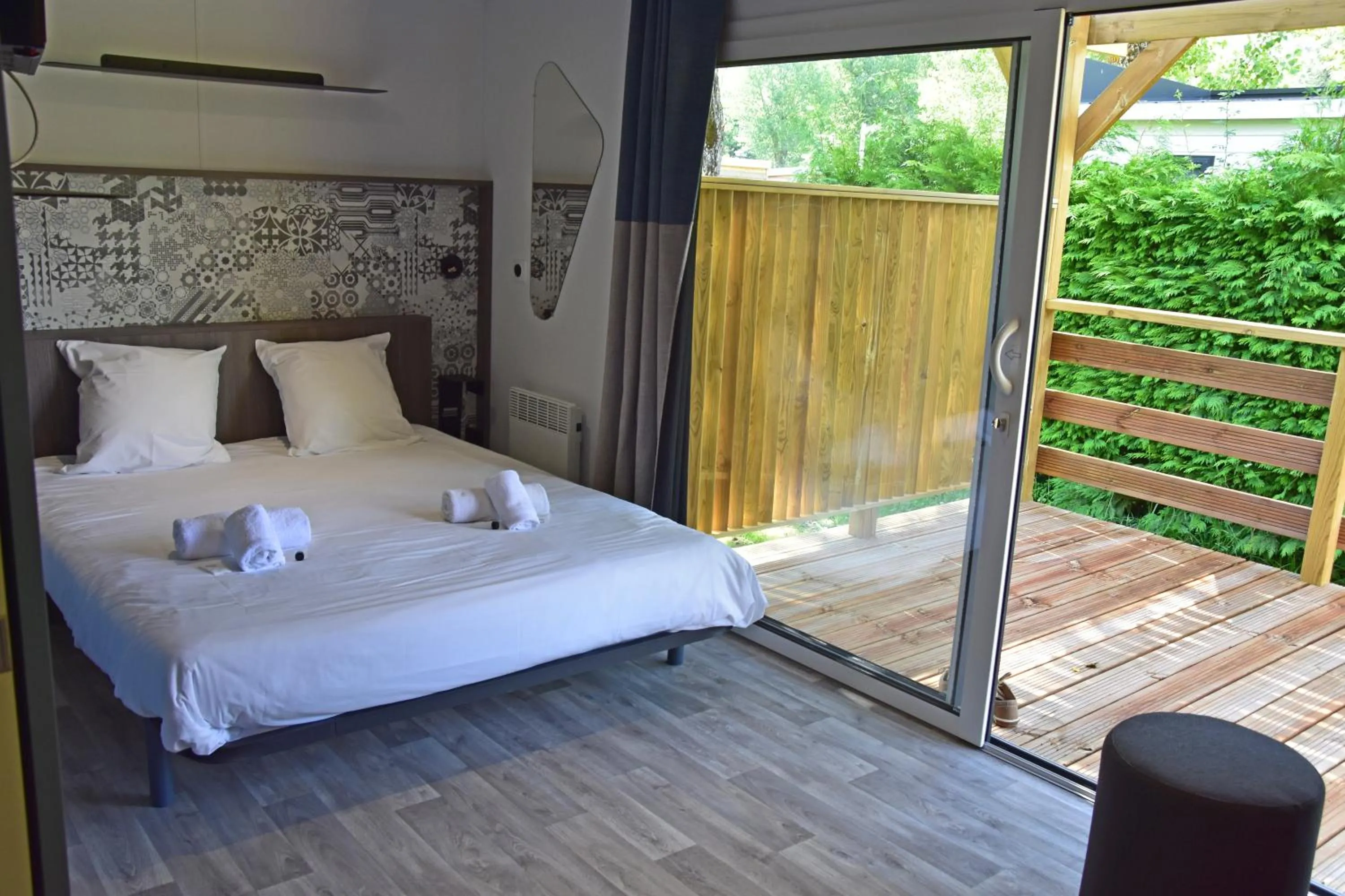 Bed in Hôtel Lodge du Lac Chambon