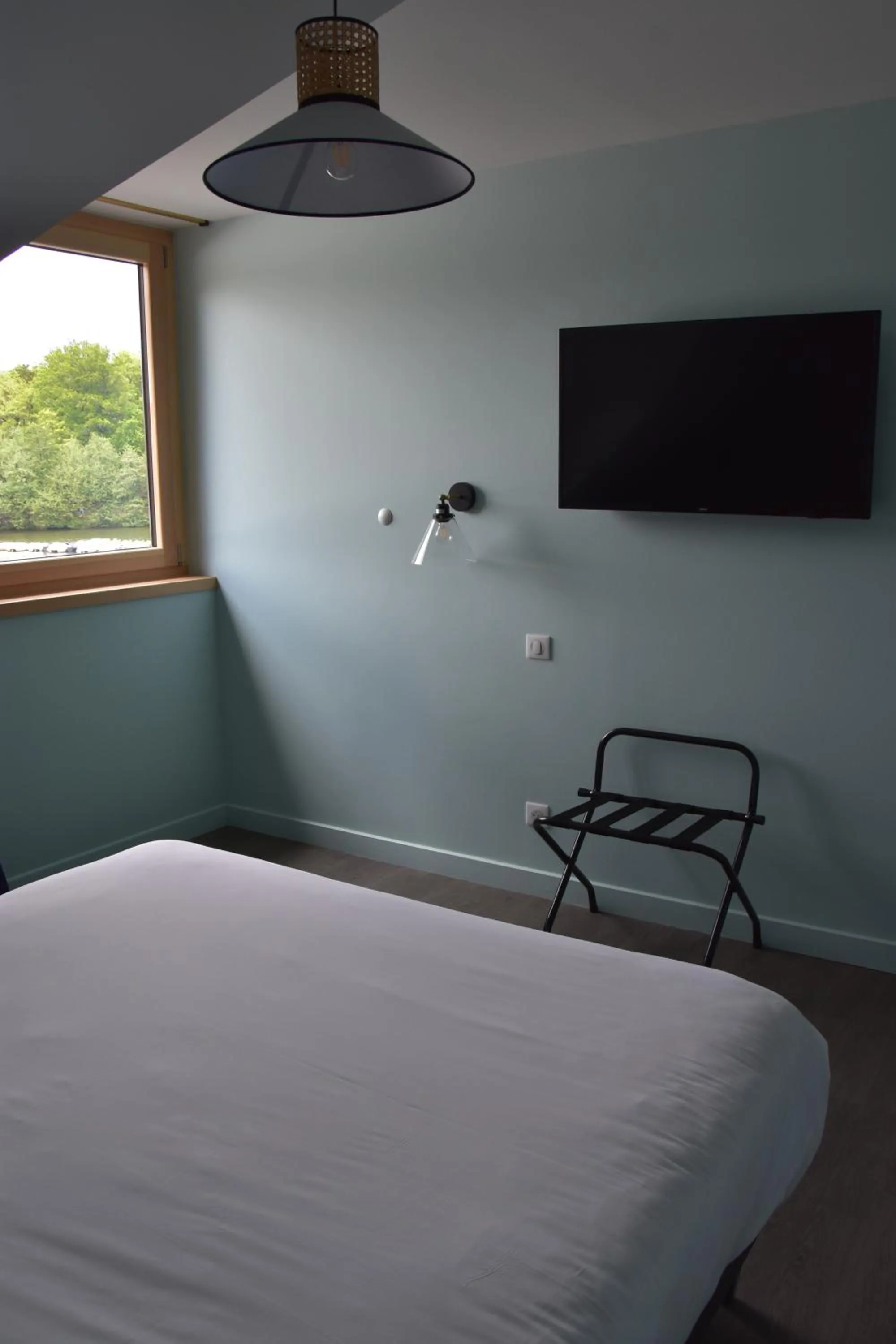 Bed in Hôtel Lodge du Lac Chambon