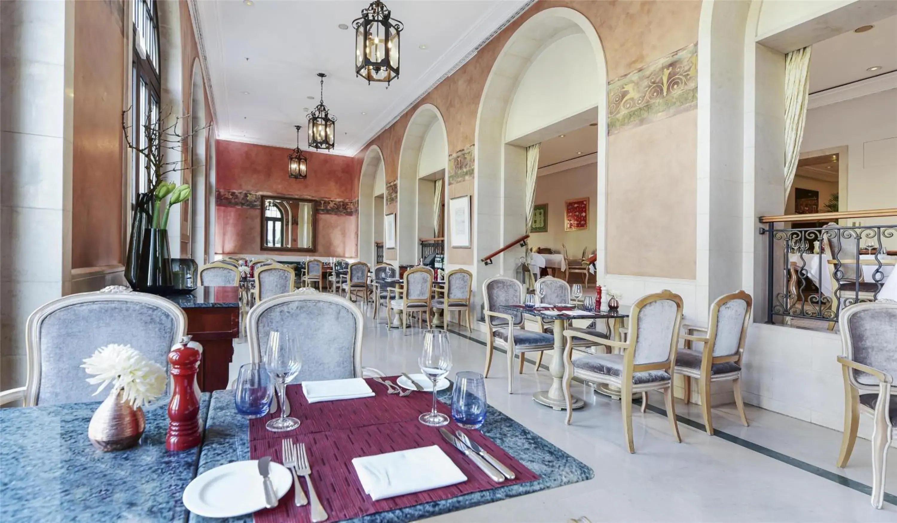 Restaurant/places to eat in Hotel Adlon Kempinski Berlin Restaurant/places to eat in Hotel Adlon Kempinski Berlin