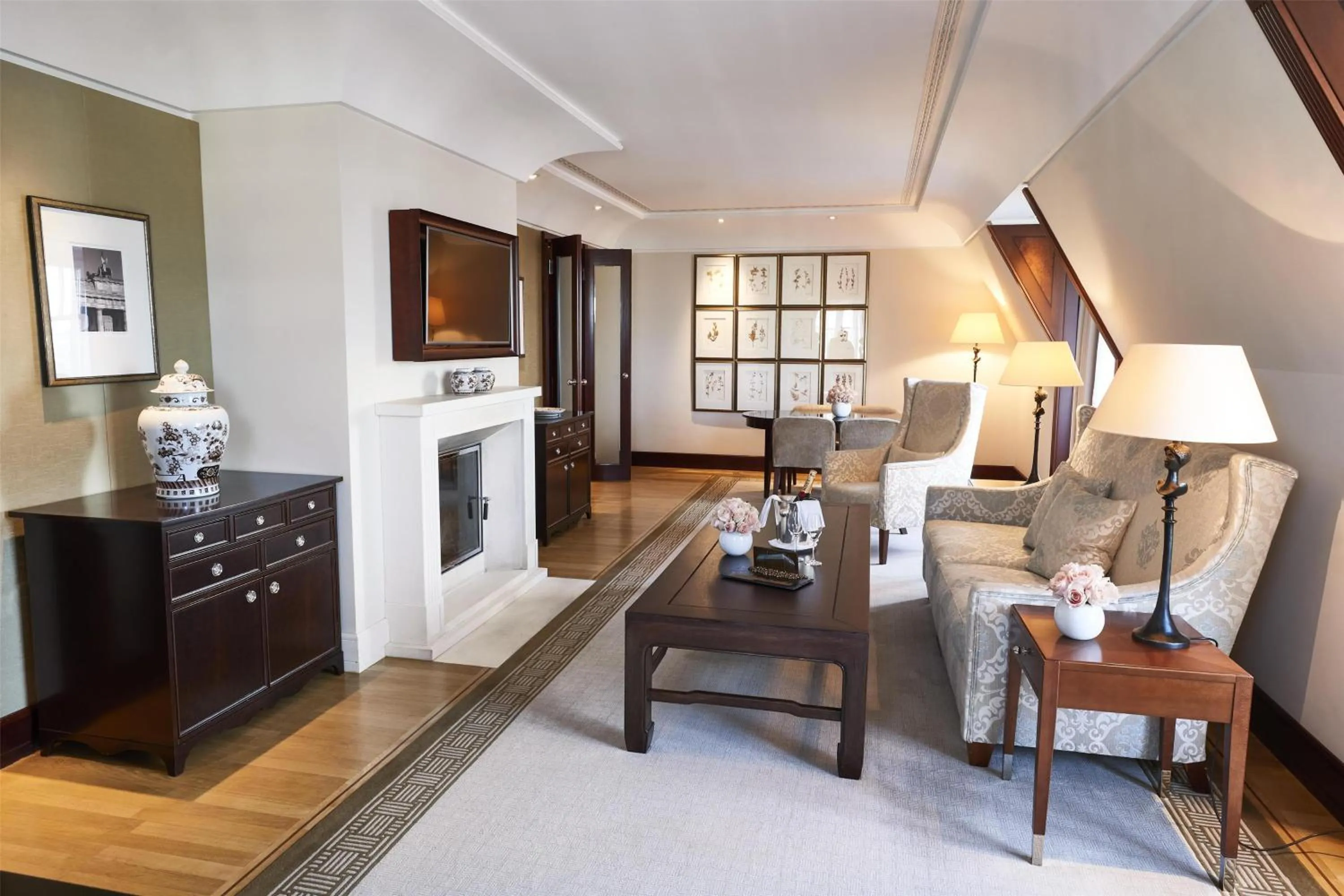 Photo of the whole room in Hotel Adlon Kempinski Berlin