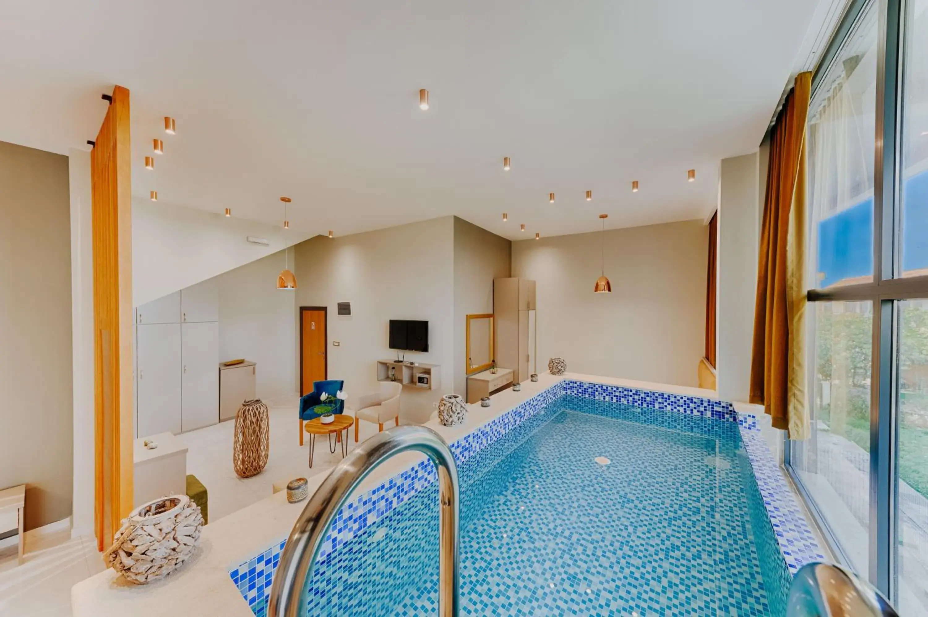 Suite with Private Pool in AM Palace Suite with Private Pool in AM Palace