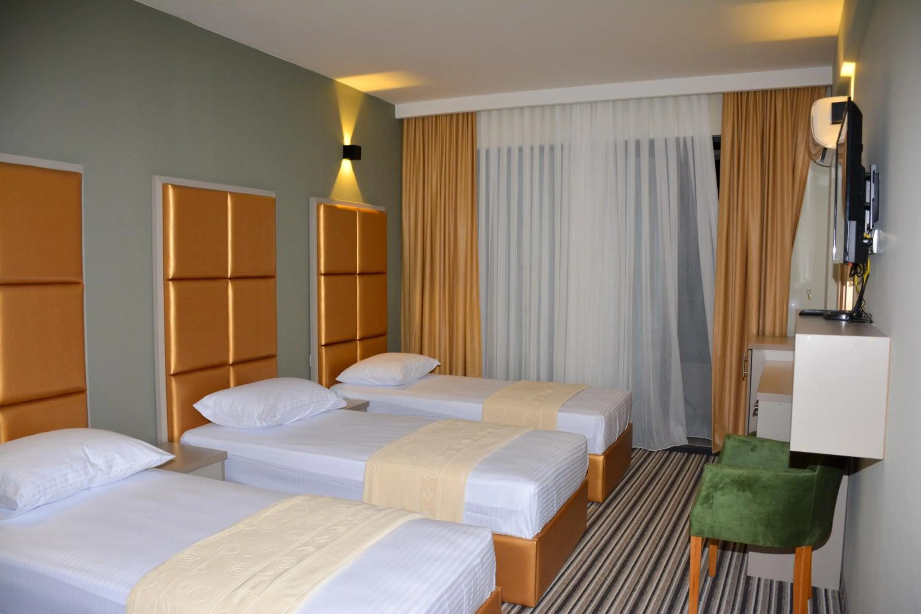 TV and multimedia, Bed in AM Palace