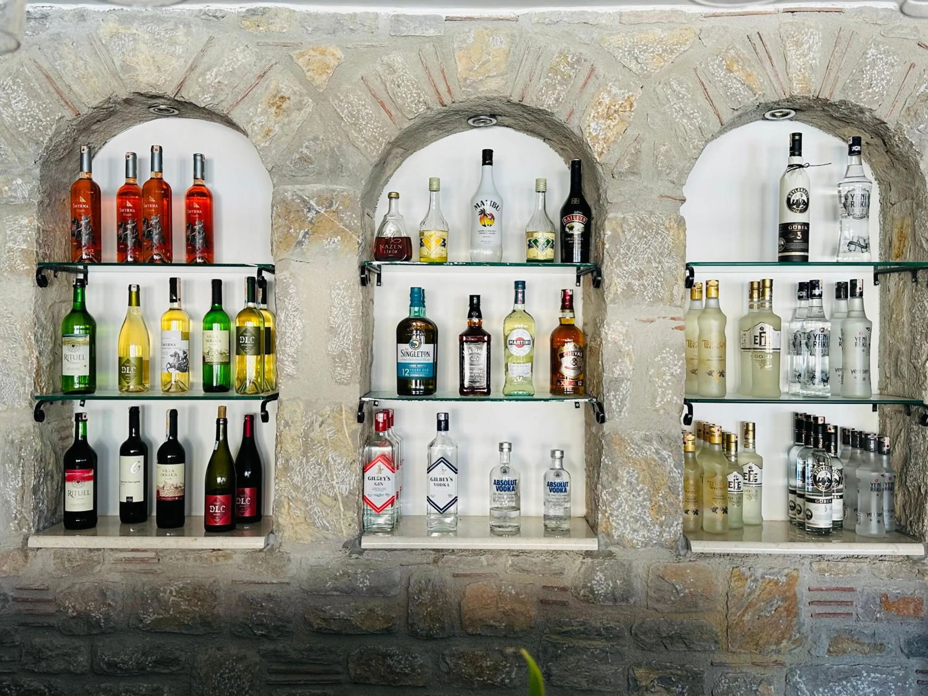 Restaurant/places to eat in Villa Anfora