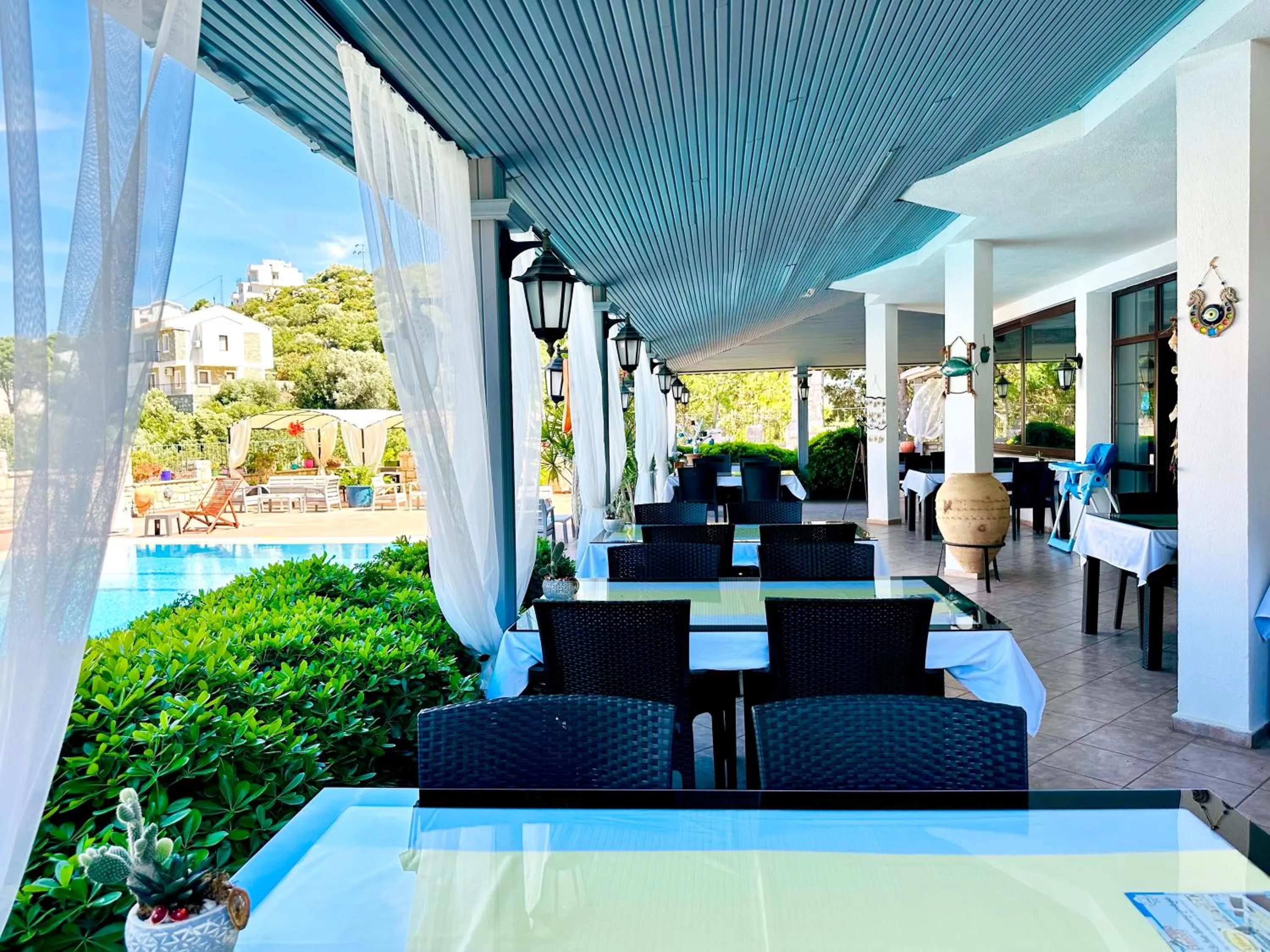 Restaurant/places to eat in Villa Anfora