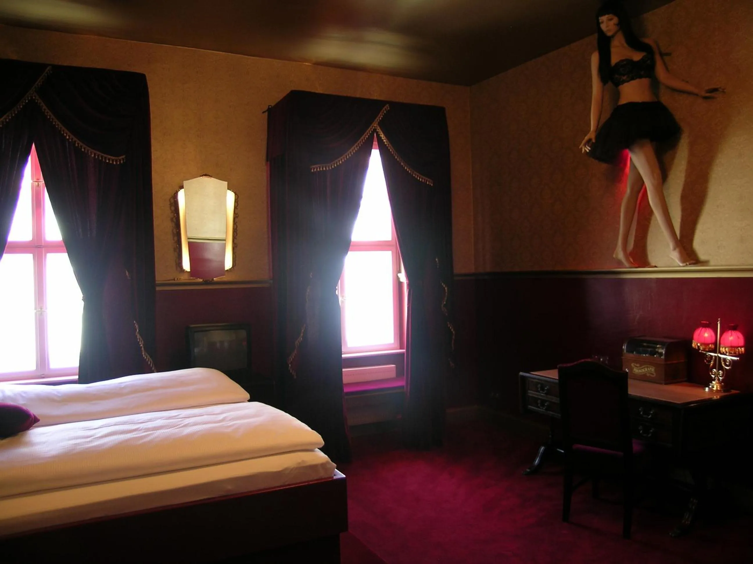 Photo of the whole room, Bed in Arte Luise Kunsthotel