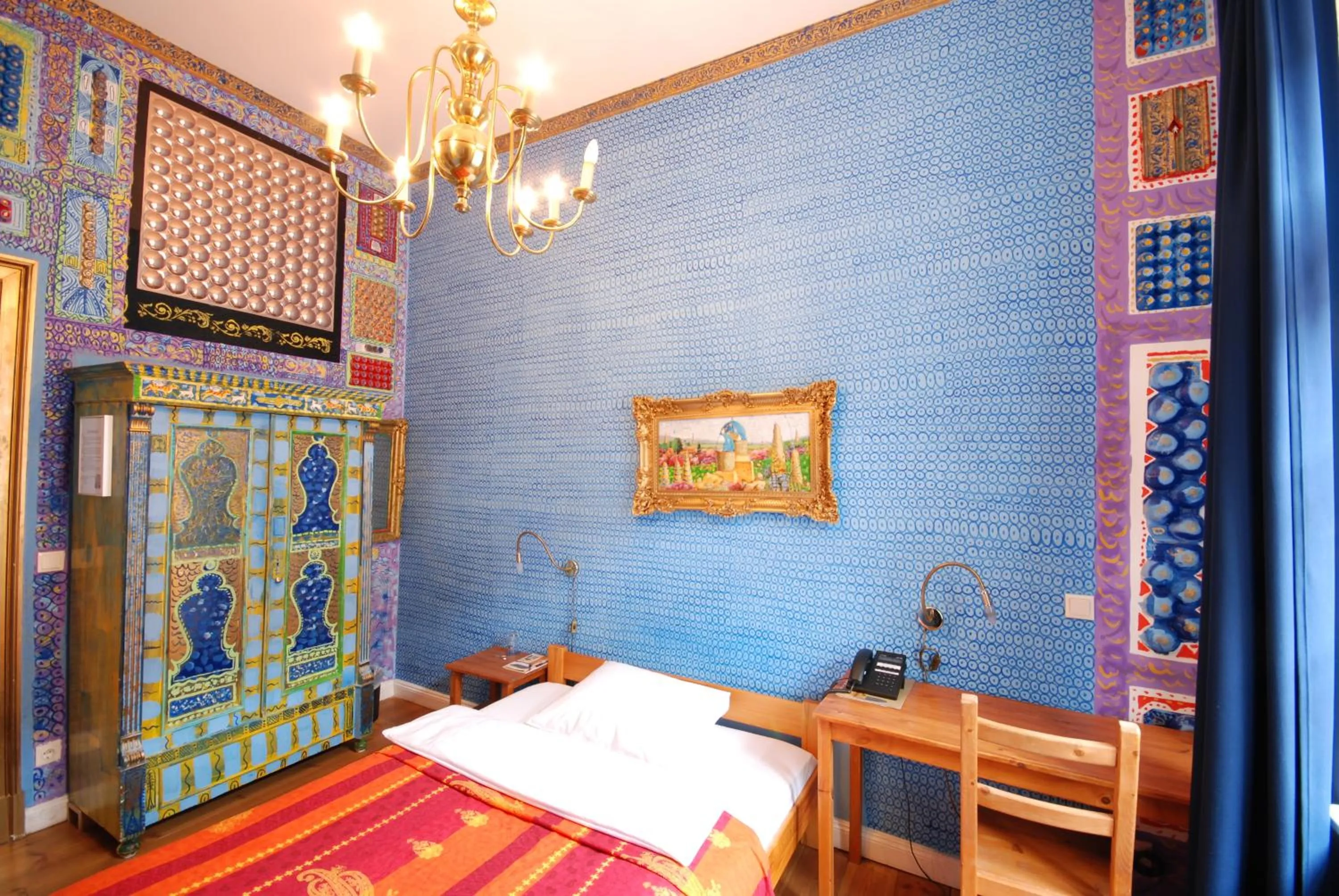 Photo of the whole room, Bed in Arte Luise Kunsthotel