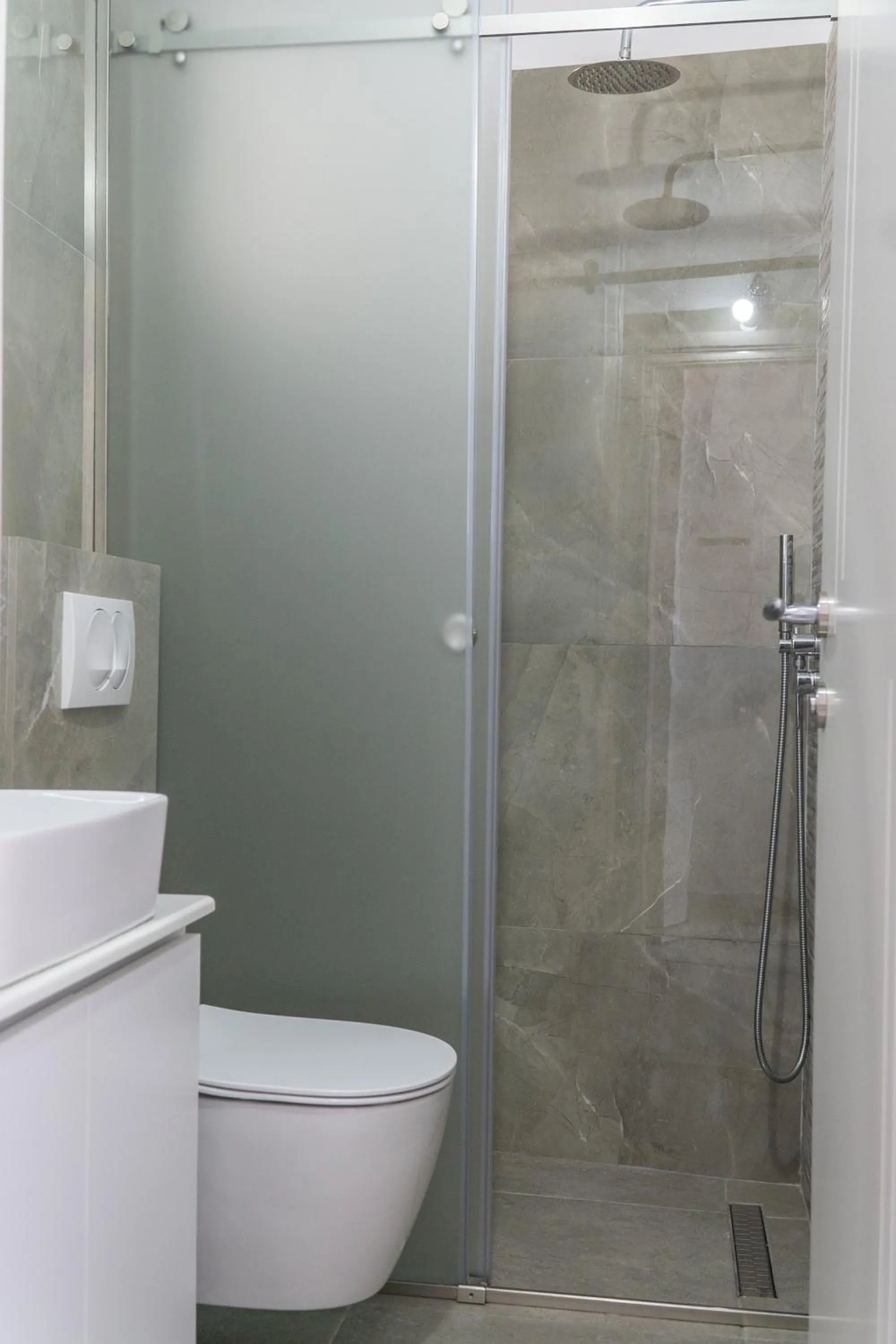 Shower in Koks’ Guesthouse