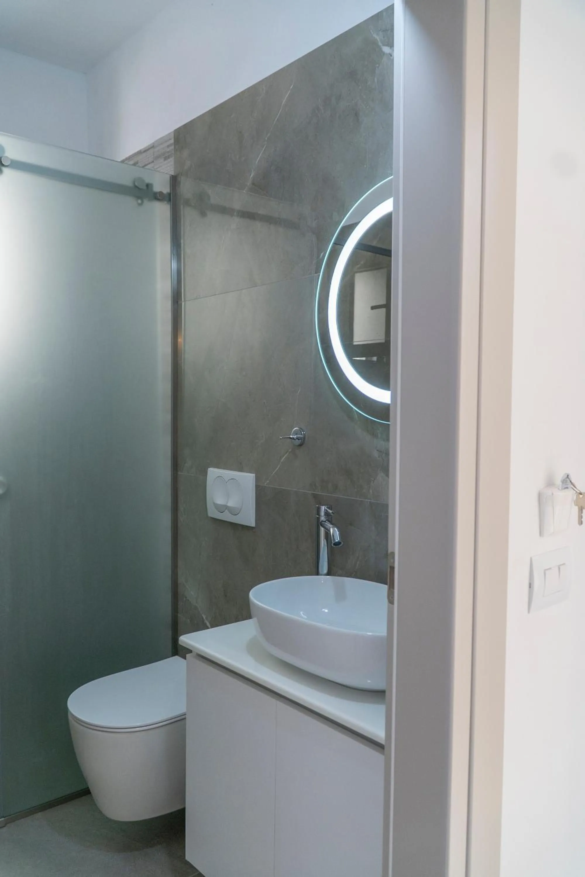 Shower in Koks’ Guesthouse