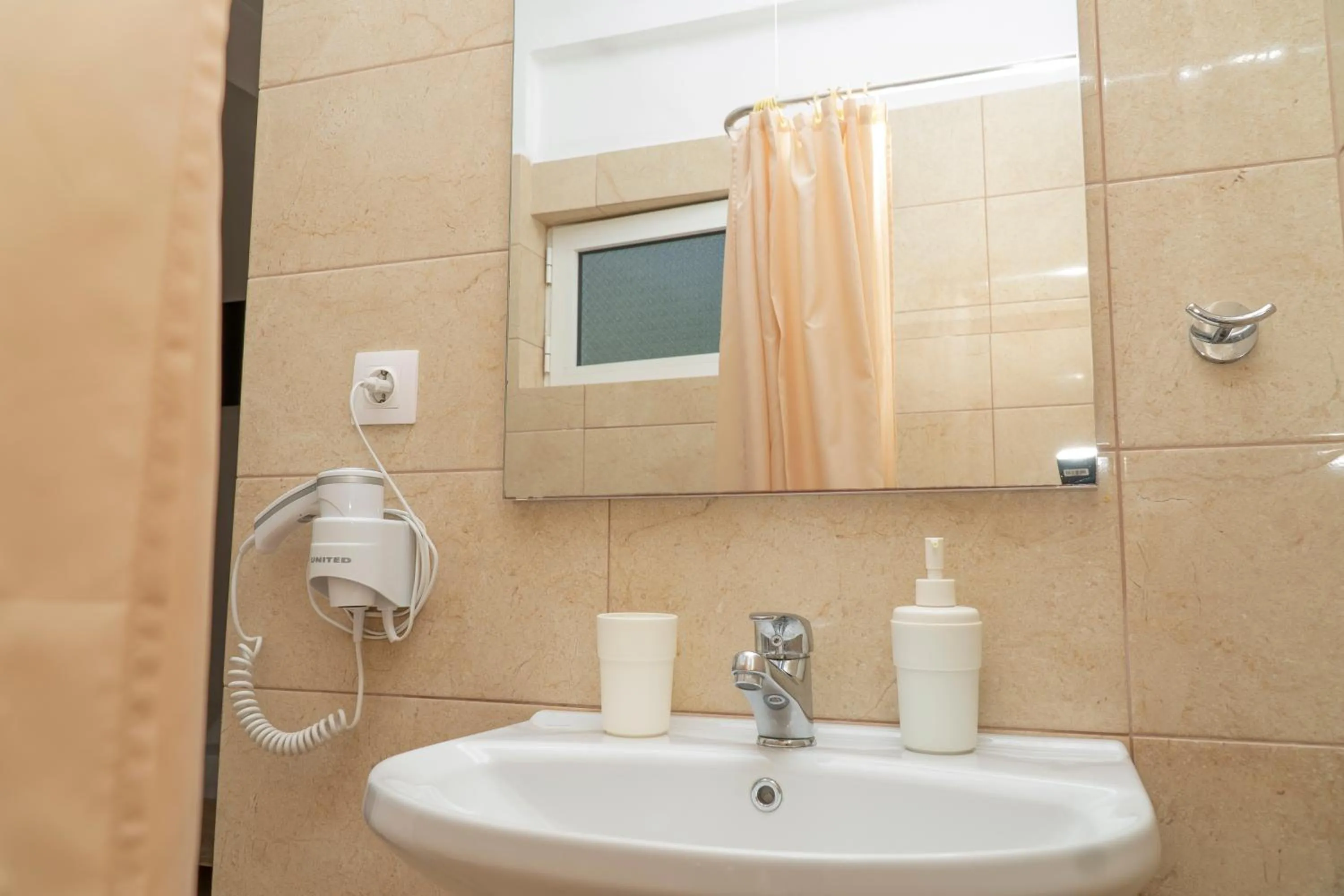 Shower in Koks’ Guesthouse