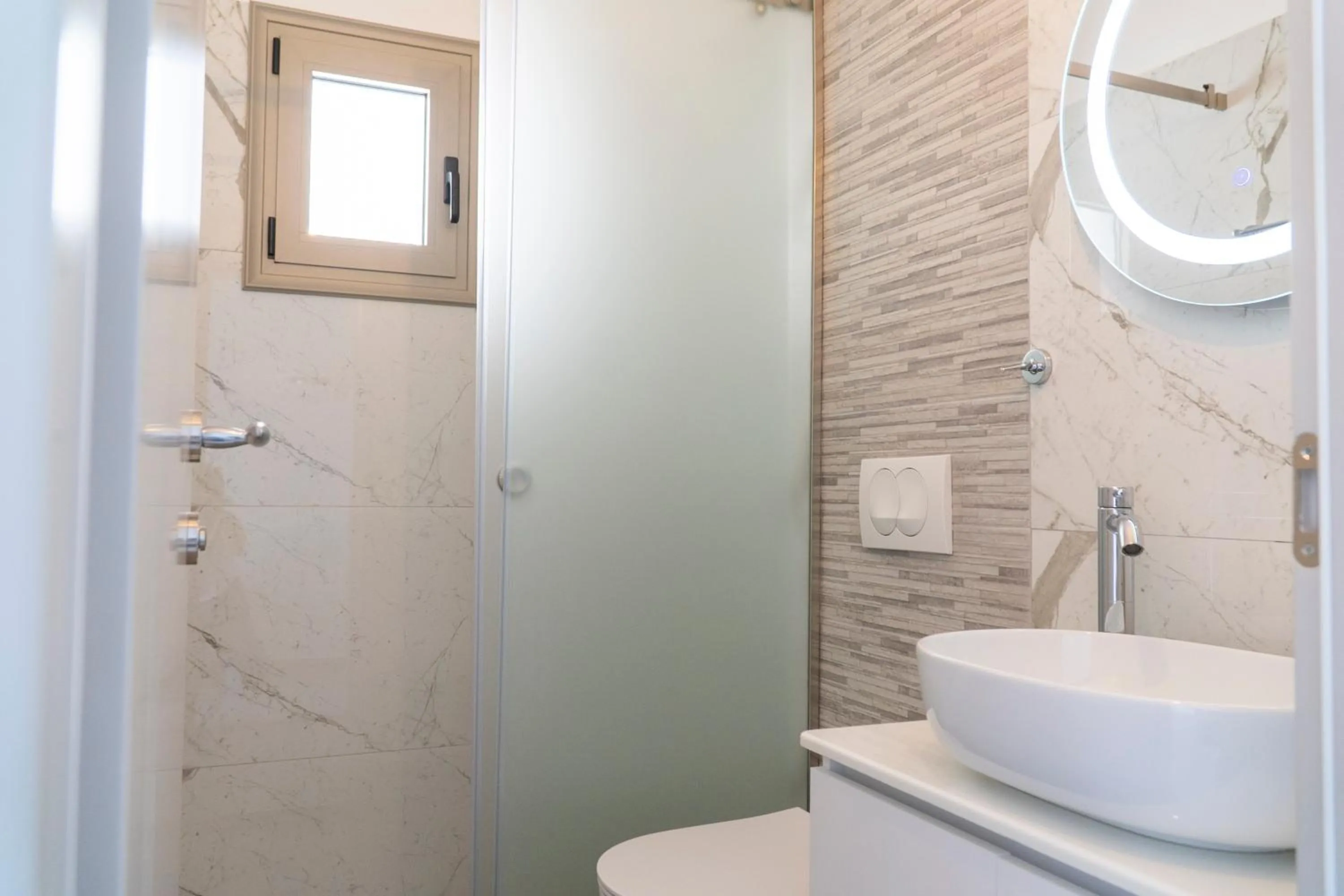 Shower in Koks’ Guesthouse