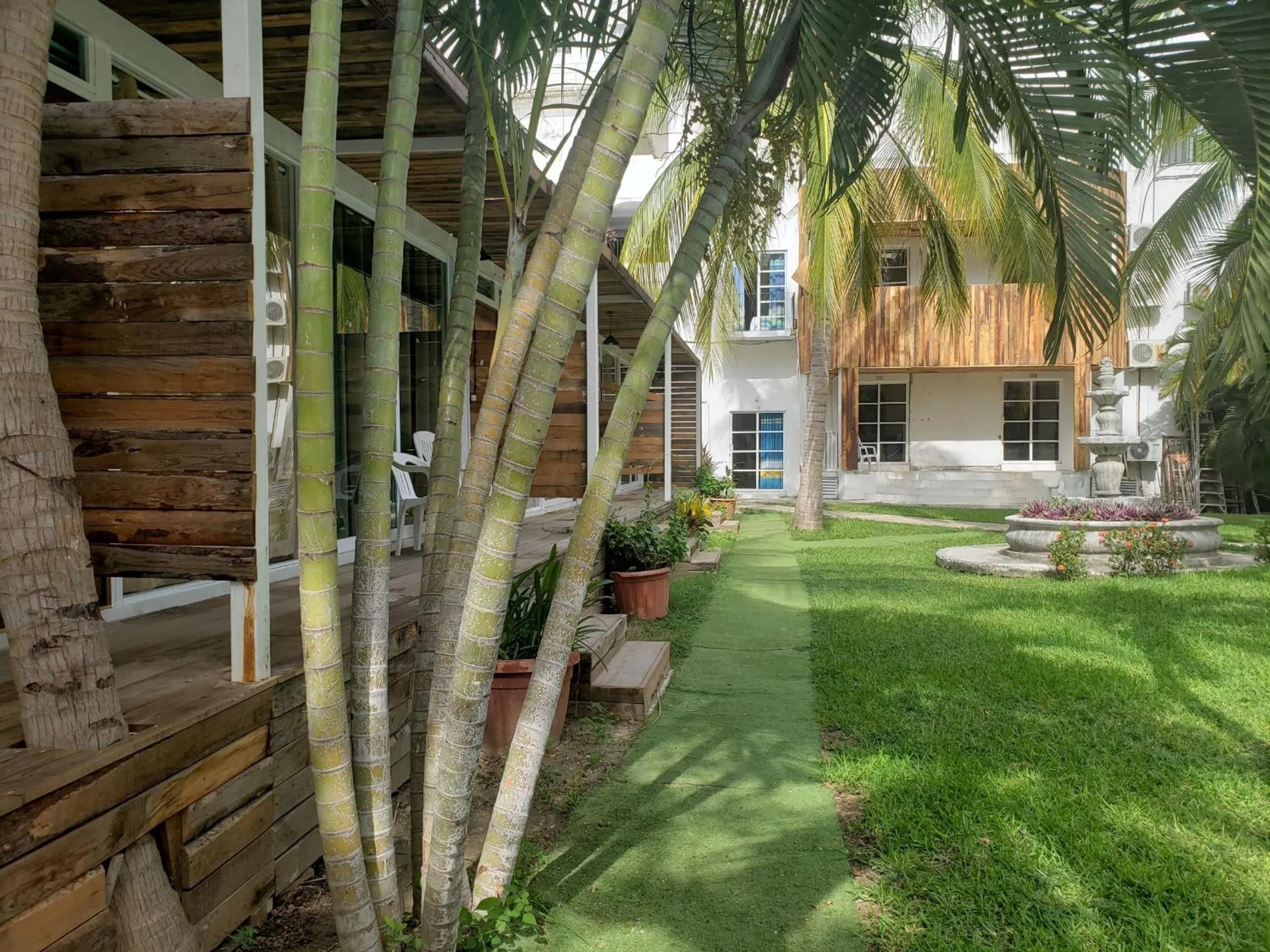 Garden in Hotel Plaza Huatulco Bungalows