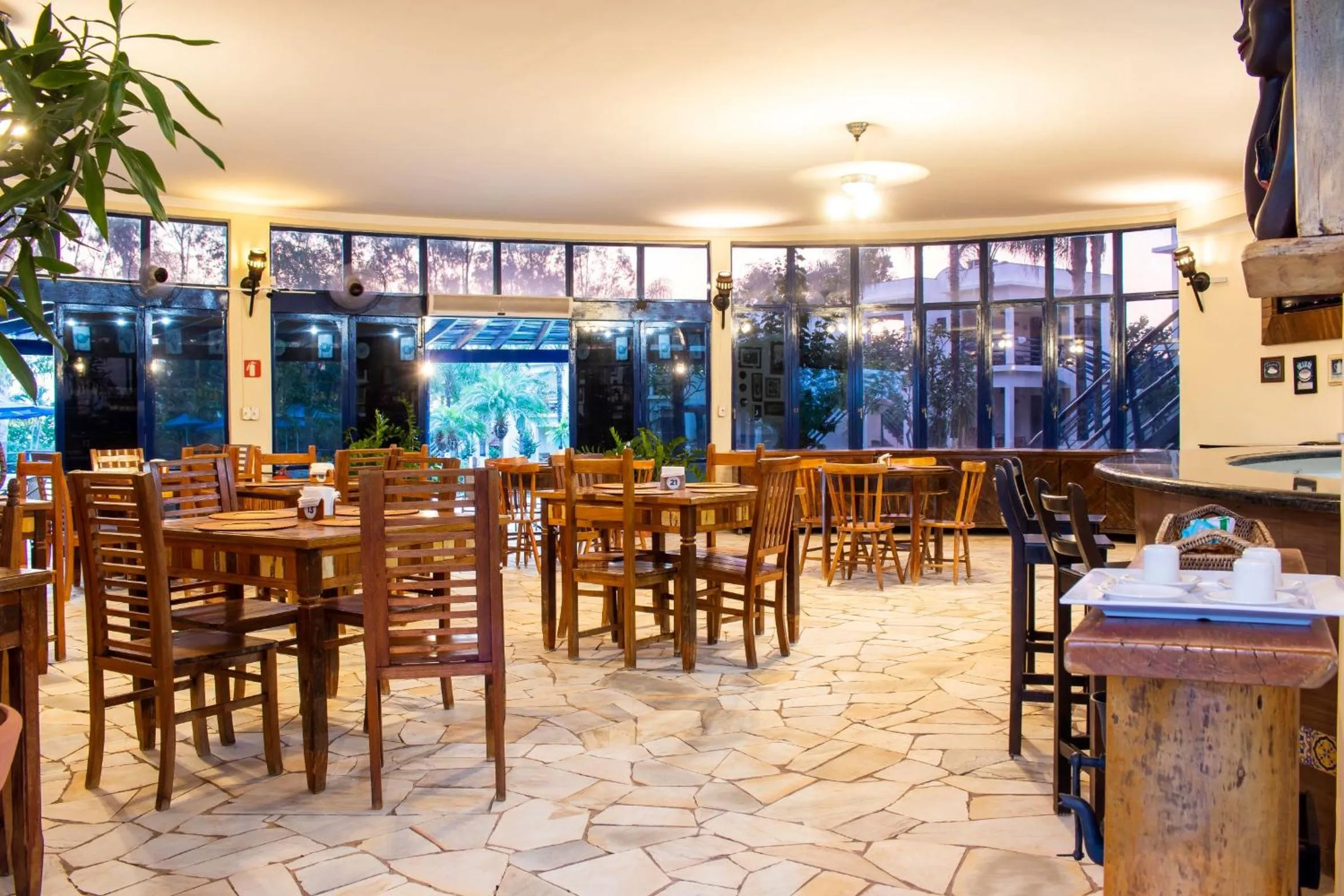 Restaurant/places to eat in Mirante Praia Hotel