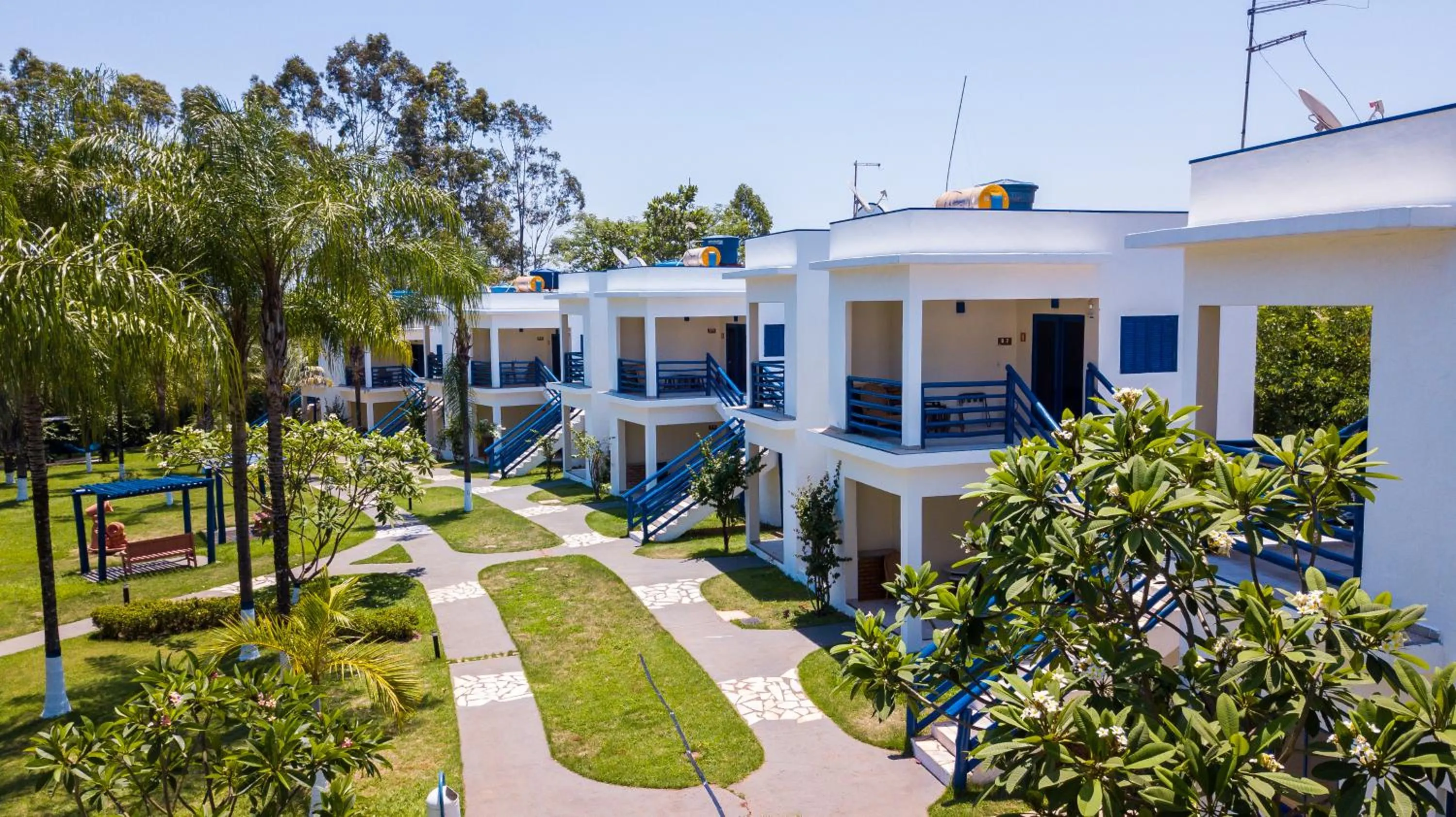 Property building in Mirante Praia Hotel