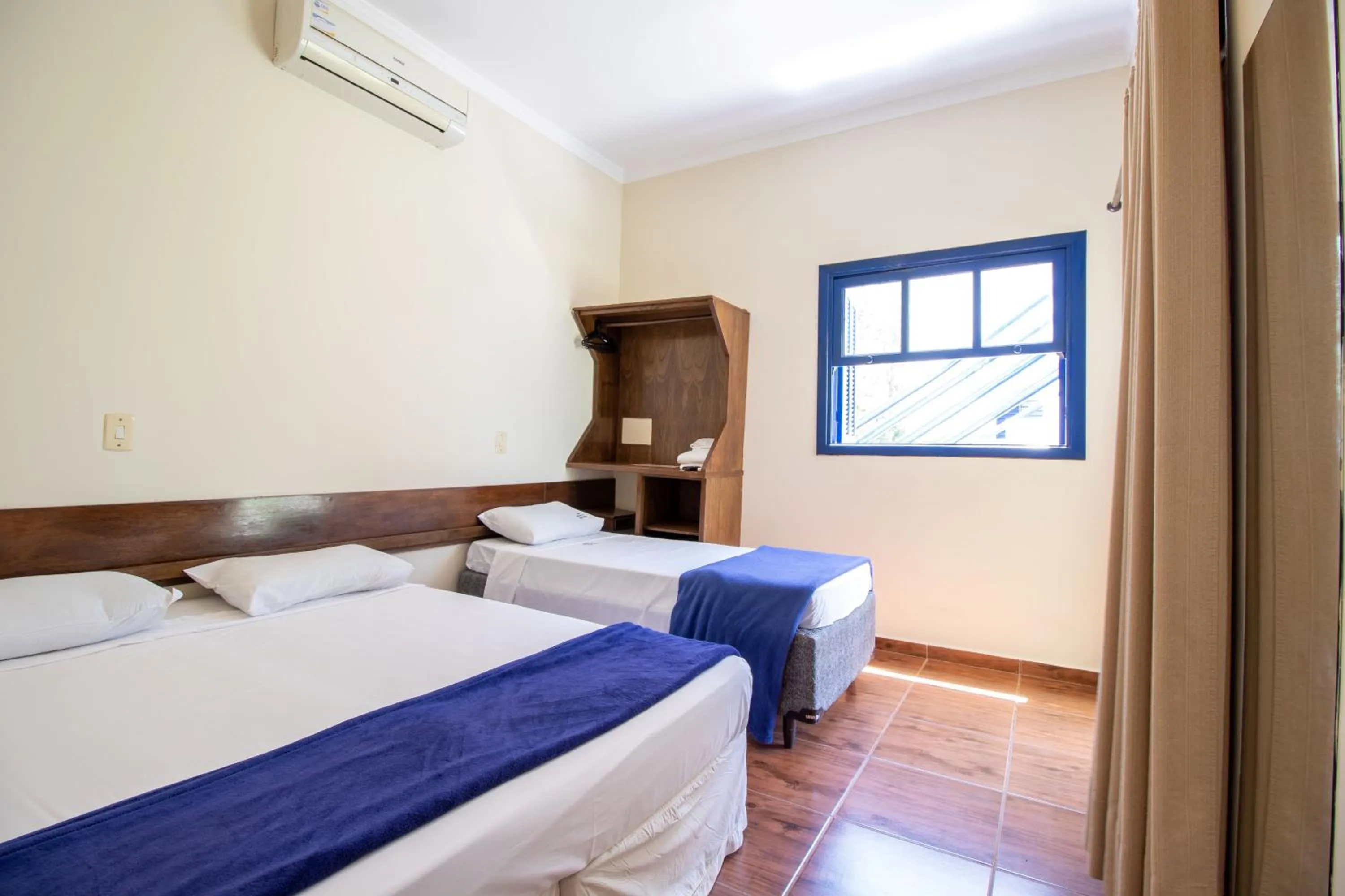 Property building, Bed in Mirante Praia Hotel