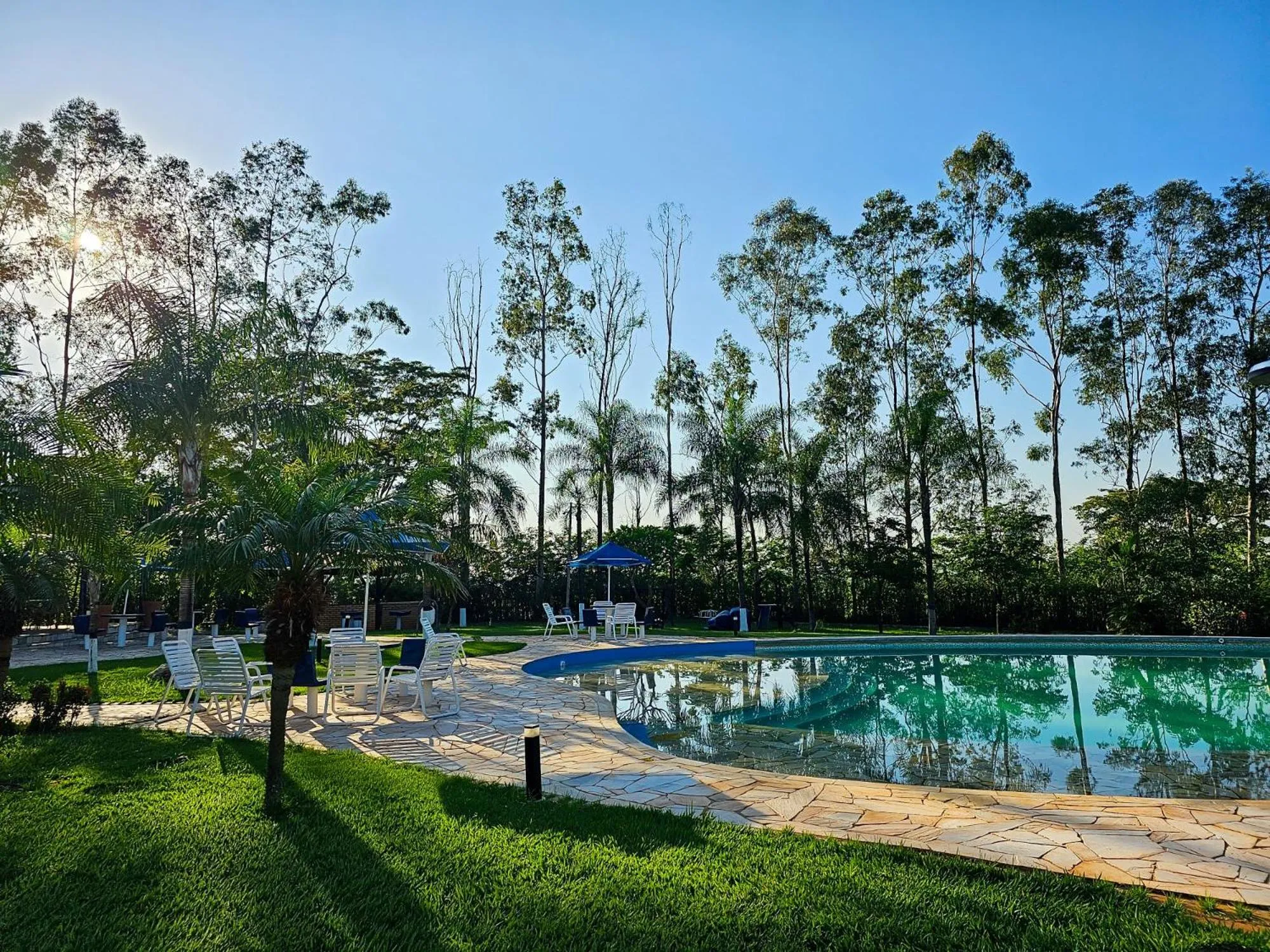 Swimming pool in Mirante Praia Hotel