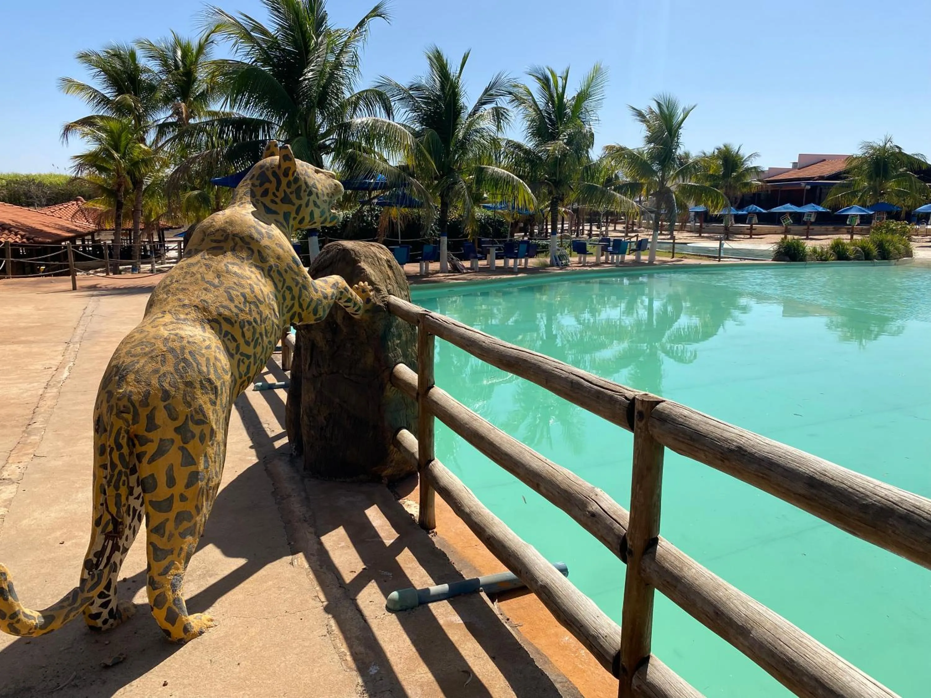 Swimming pool in Mirante Praia Hotel
