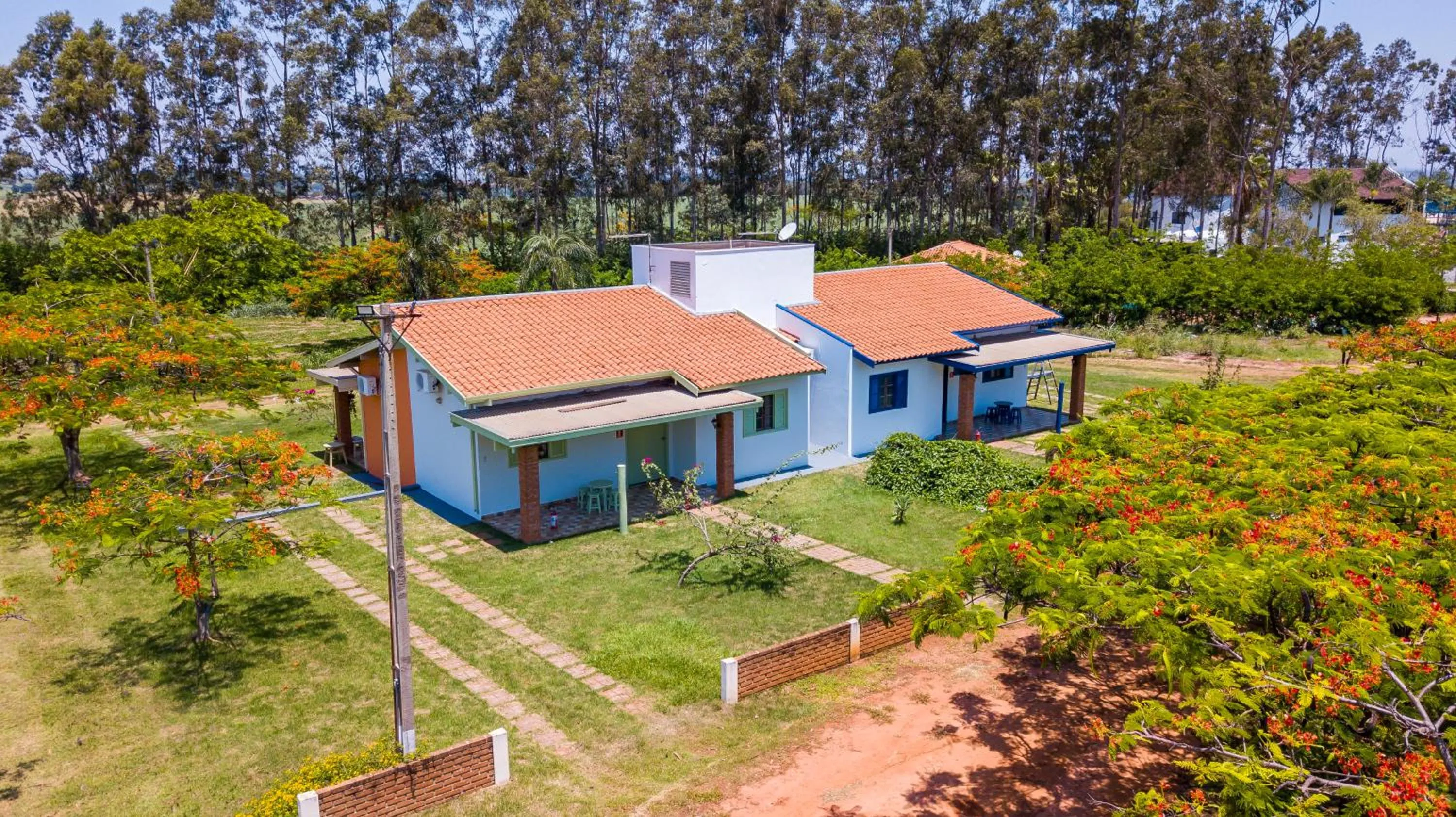 Property building in Mirante Praia Hotel